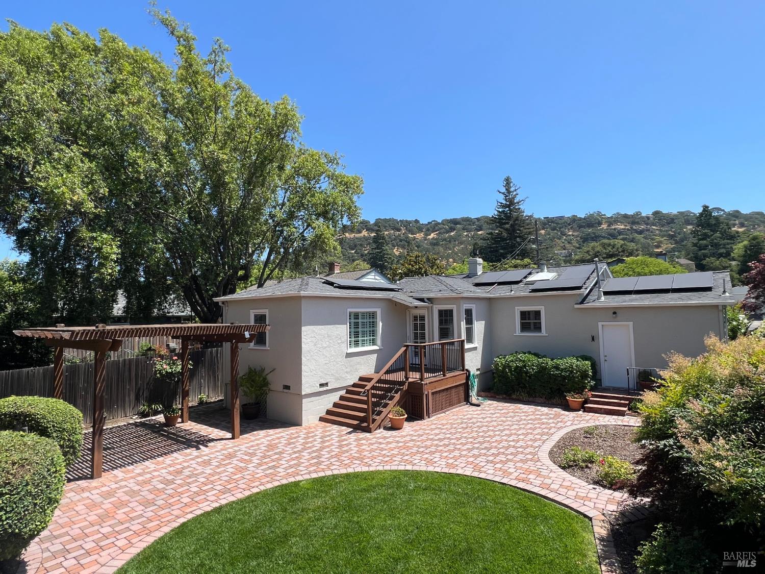 Banks Avenue, Napa, California image 25