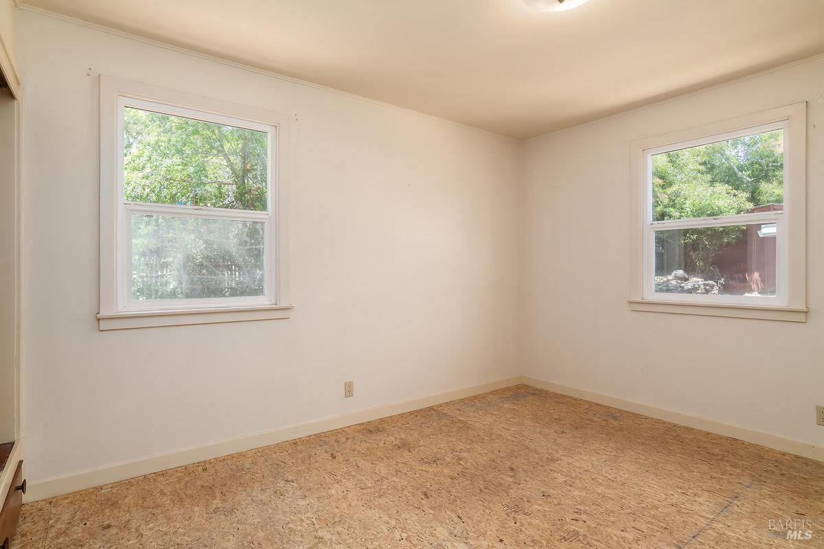 Detail Gallery Image 9 of 24 For 8 Crescent Ct, Woodacre,  CA 94973 - 3 Beds | 1 Baths