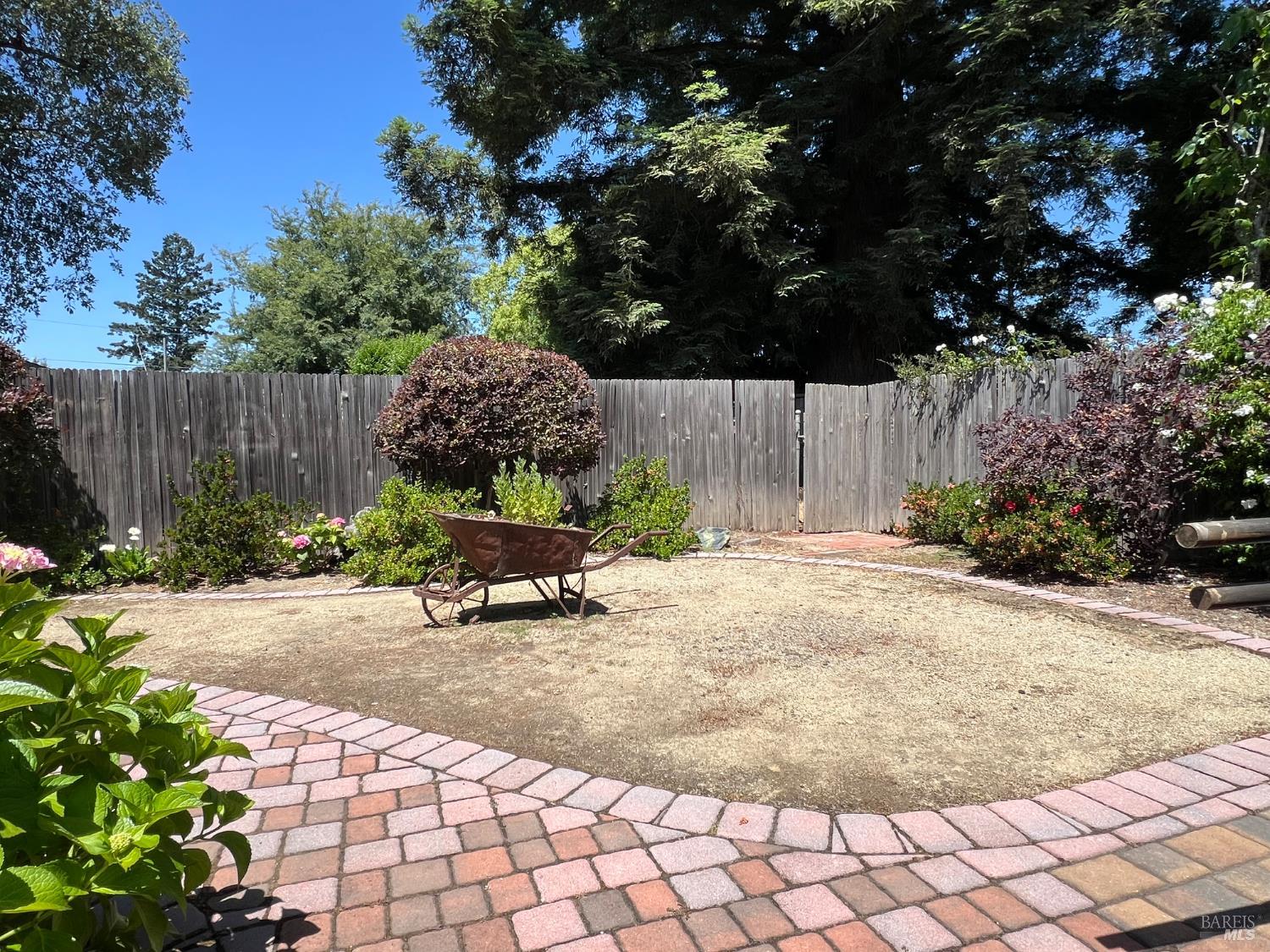 Banks Avenue, Napa, California image 35