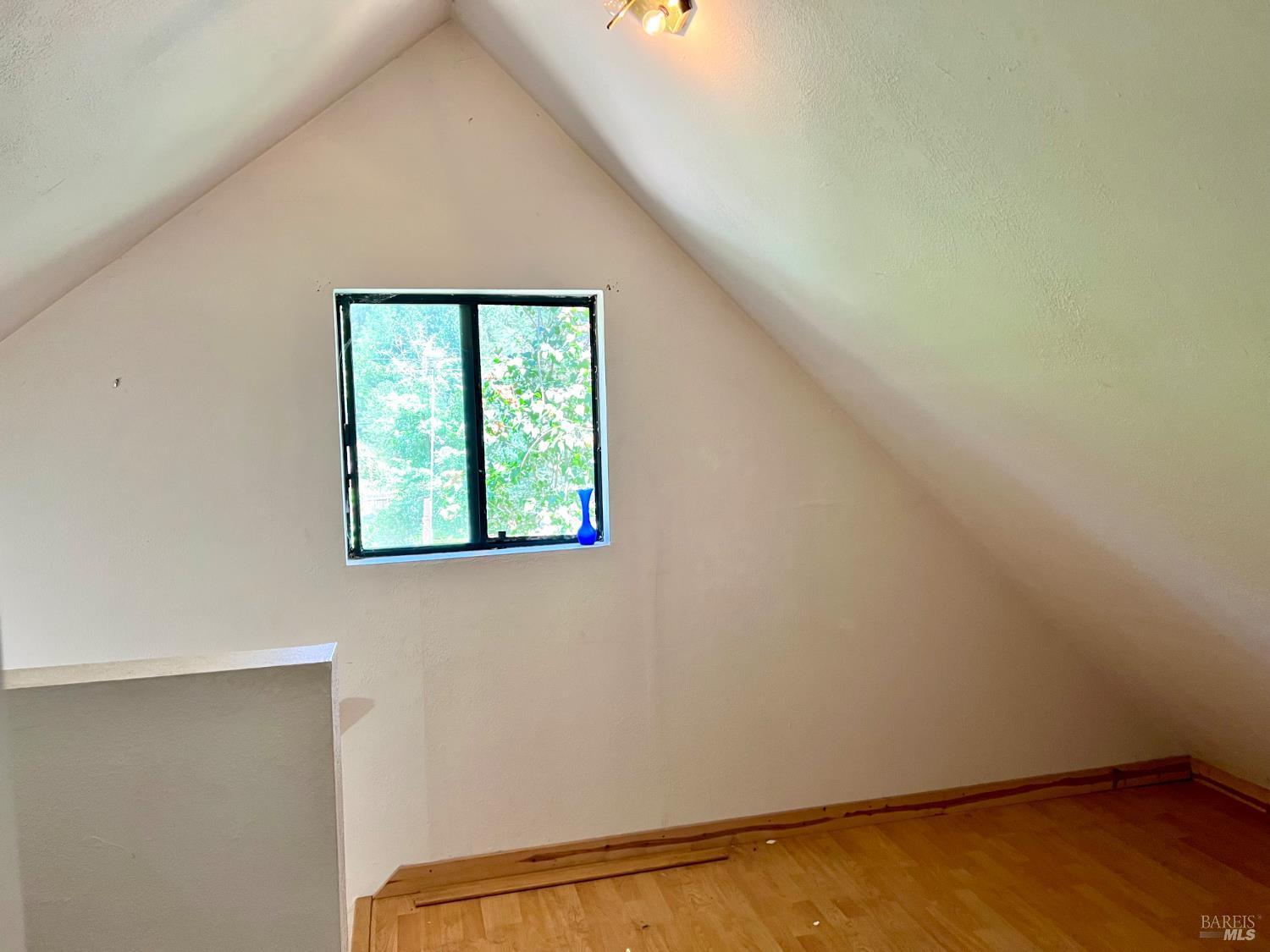 Detail Gallery Image 16 of 23 For 9826 Meadow Dr, Cobb,  CA 95426 - 3 Beds | 2 Baths