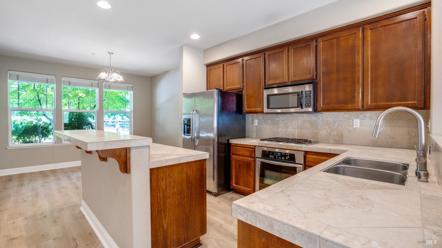 Detail Gallery Image 12 of 38 For 9149 Windsor Rd, Windsor,  CA 95492 - 3 Beds | 2/1 Baths