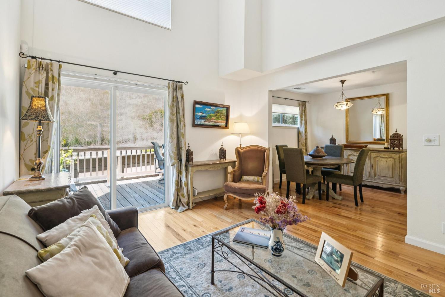 Detail Gallery Image 18 of 46 For 35 Buckelew St, Sausalito,  CA 94965 - 3 Beds | 2 Baths