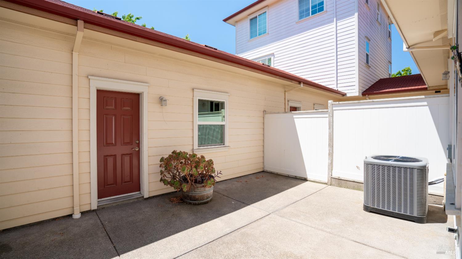Detail Gallery Image 29 of 38 For 9149 Windsor Rd, Windsor,  CA 95492 - 3 Beds | 2/1 Baths