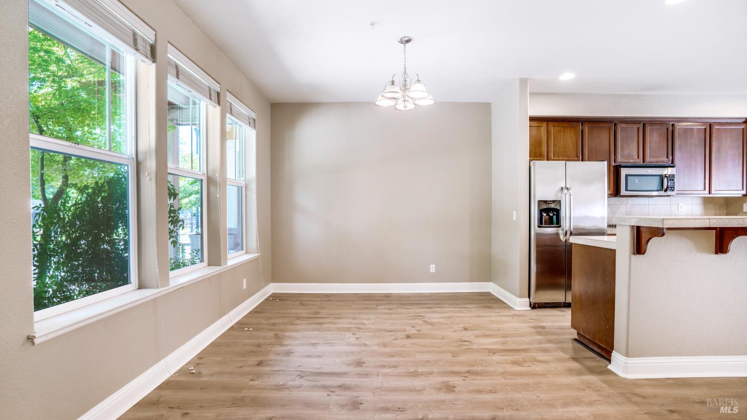 Detail Gallery Image 7 of 38 For 9149 Windsor Rd, Windsor,  CA 95492 - 3 Beds | 2/1 Baths