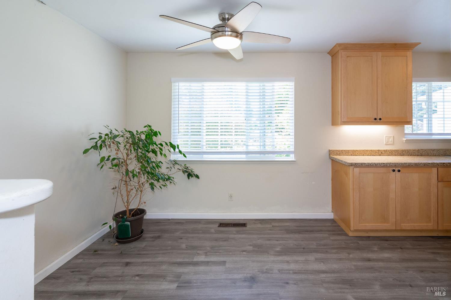 Detail Gallery Image 6 of 79 For 1736 Ensenada Ct, Santa Rosa,  CA 95401 - 3 Beds | 2 Baths
