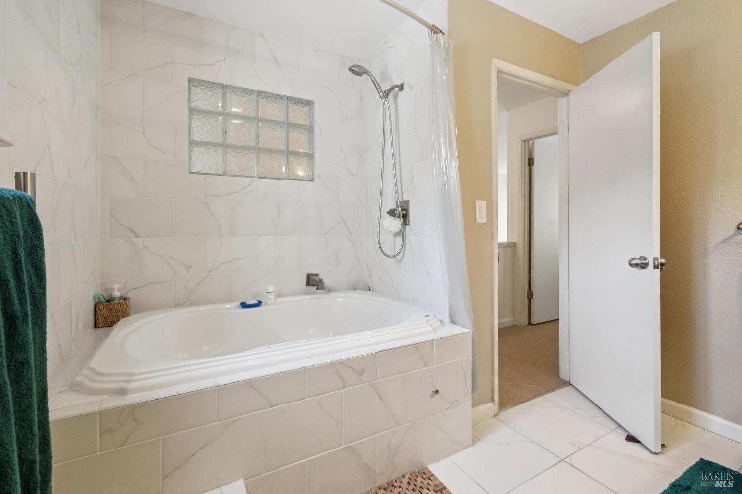 Detail Gallery Image 33 of 46 For 35 Buckelew St, Sausalito,  CA 94965 - 3 Beds | 2 Baths