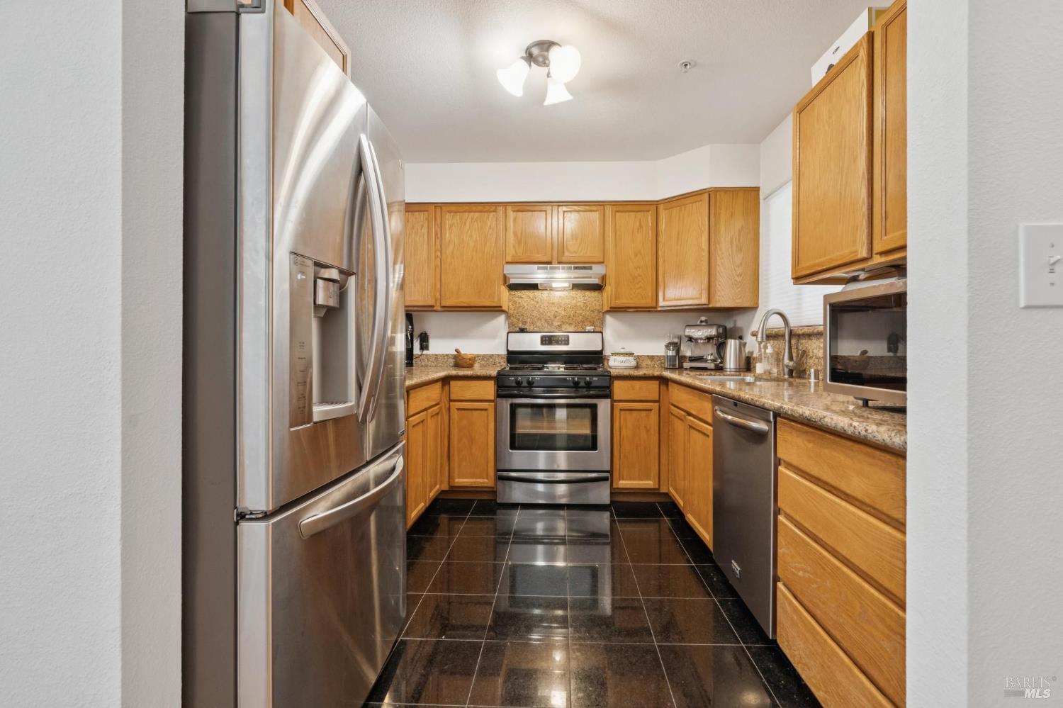 Detail Gallery Image 21 of 46 For 35 Buckelew St, Sausalito,  CA 94965 - 3 Beds | 2 Baths