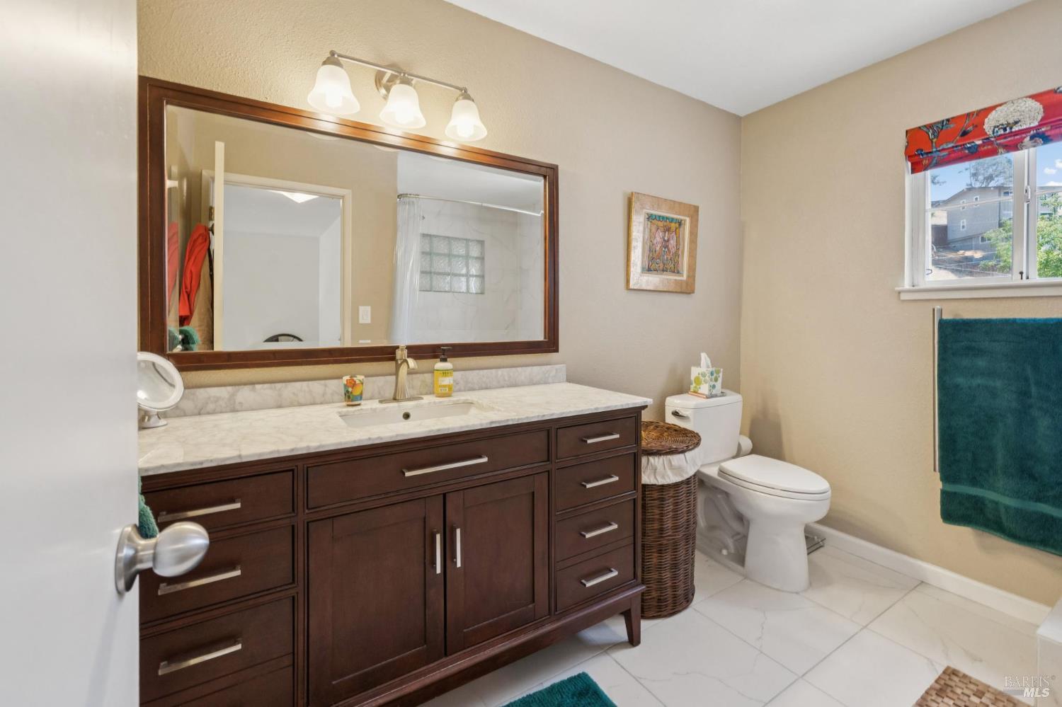 Detail Gallery Image 32 of 46 For 35 Buckelew St, Sausalito,  CA 94965 - 3 Beds | 2 Baths