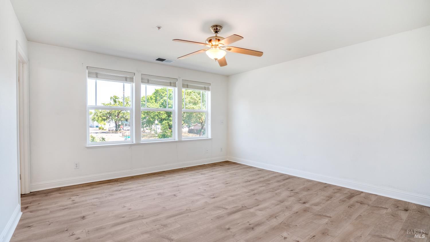 Detail Gallery Image 25 of 38 For 9149 Windsor Rd, Windsor,  CA 95492 - 3 Beds | 2/1 Baths