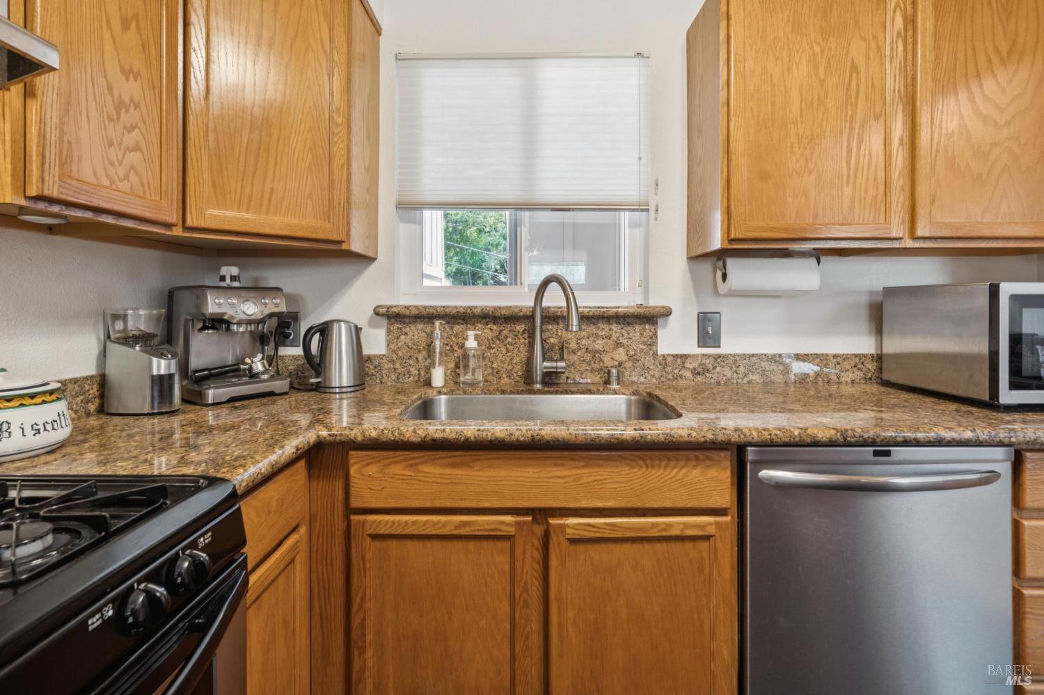 Detail Gallery Image 24 of 46 For 35 Buckelew St, Sausalito,  CA 94965 - 3 Beds | 2 Baths