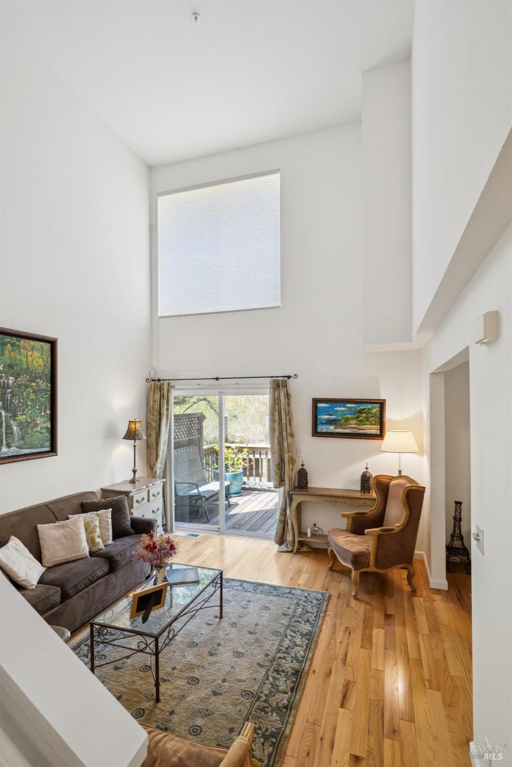 Detail Gallery Image 7 of 46 For 35 Buckelew St, Sausalito,  CA 94965 - 3 Beds | 2 Baths