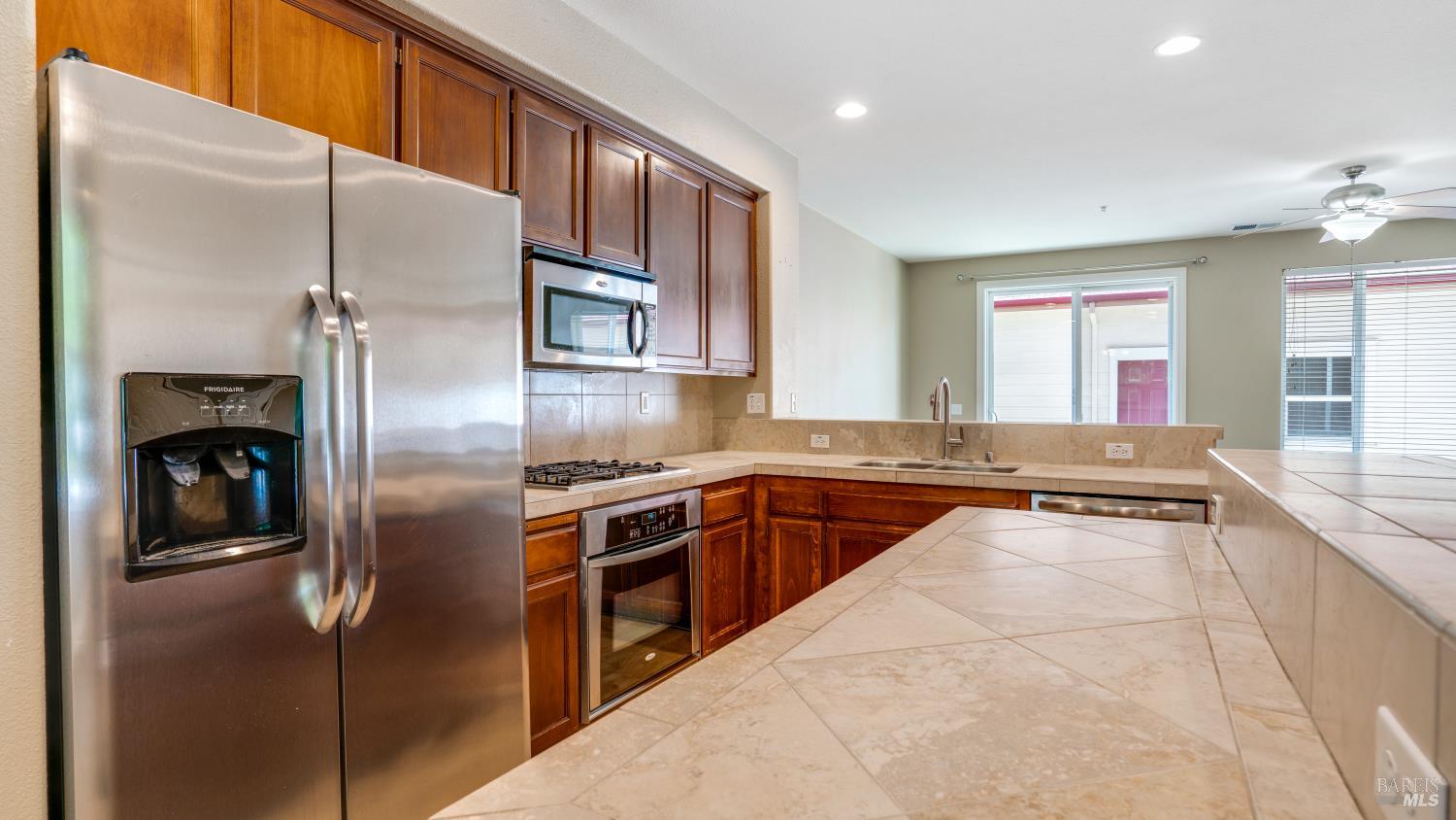 Detail Gallery Image 11 of 38 For 9149 Windsor Rd, Windsor,  CA 95492 - 3 Beds | 2/1 Baths