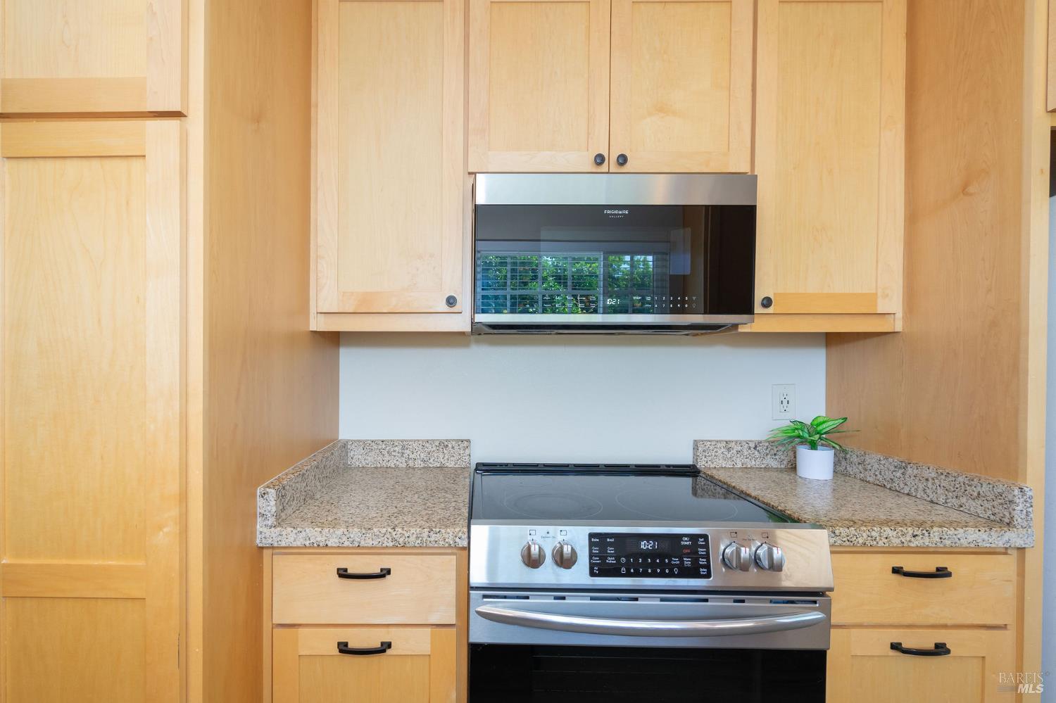 Detail Gallery Image 8 of 79 For 1736 Ensenada Ct, Santa Rosa,  CA 95401 - 3 Beds | 2 Baths