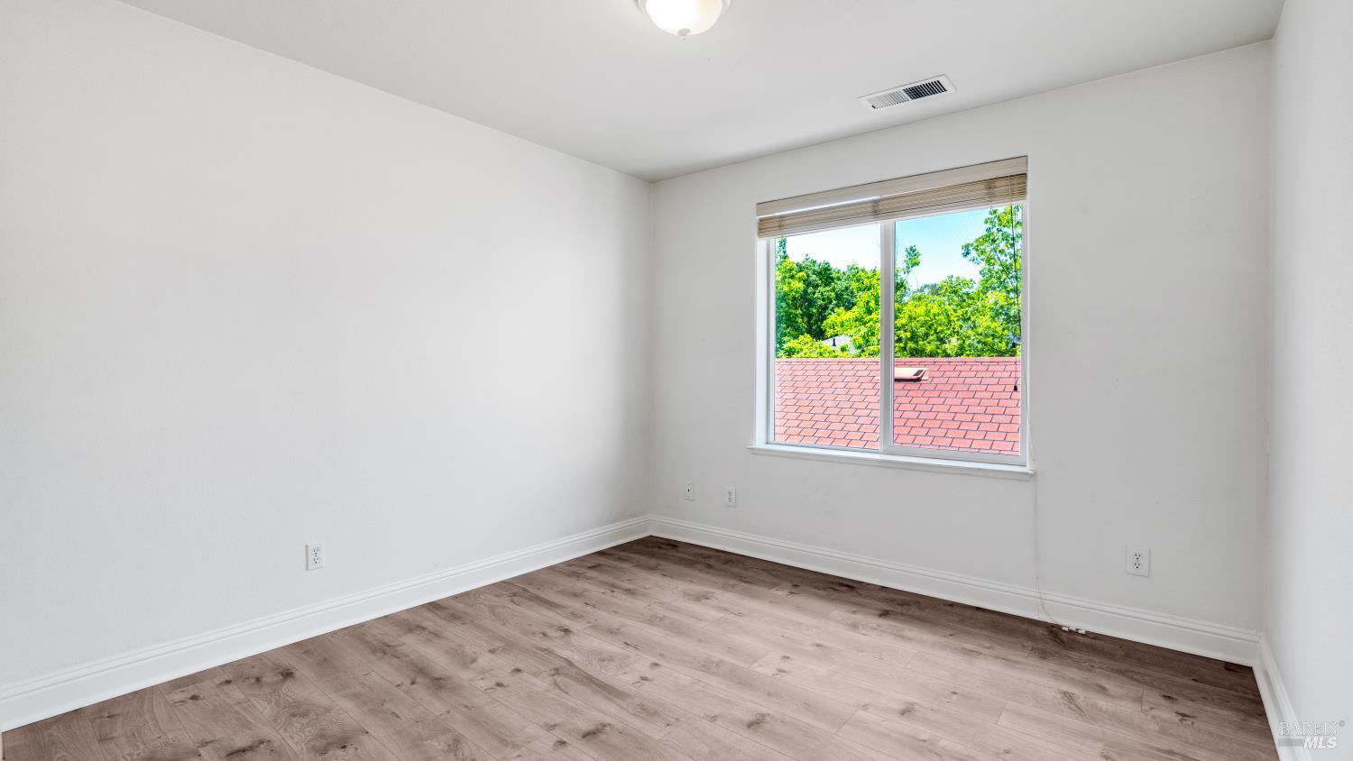 Detail Gallery Image 21 of 38 For 9149 Windsor Rd, Windsor,  CA 95492 - 3 Beds | 2/1 Baths
