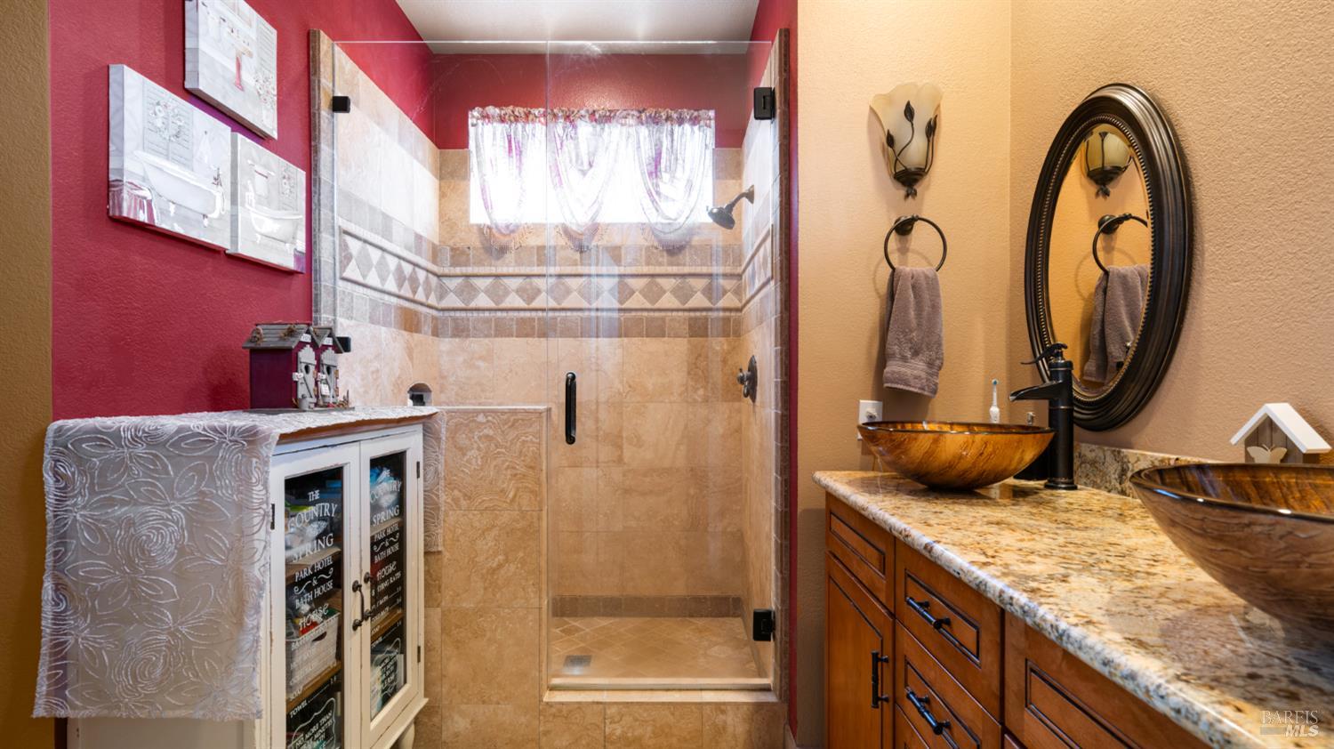 Detail Gallery Image 17 of 34 For 1205 Mateo Dr, Rohnert Park,  CA 94928 - 3 Beds | 2/1 Baths