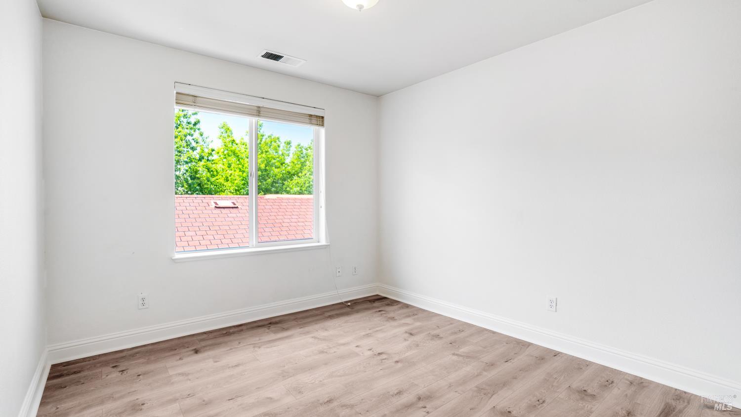 Detail Gallery Image 23 of 38 For 9149 Windsor Rd, Windsor,  CA 95492 - 3 Beds | 2/1 Baths