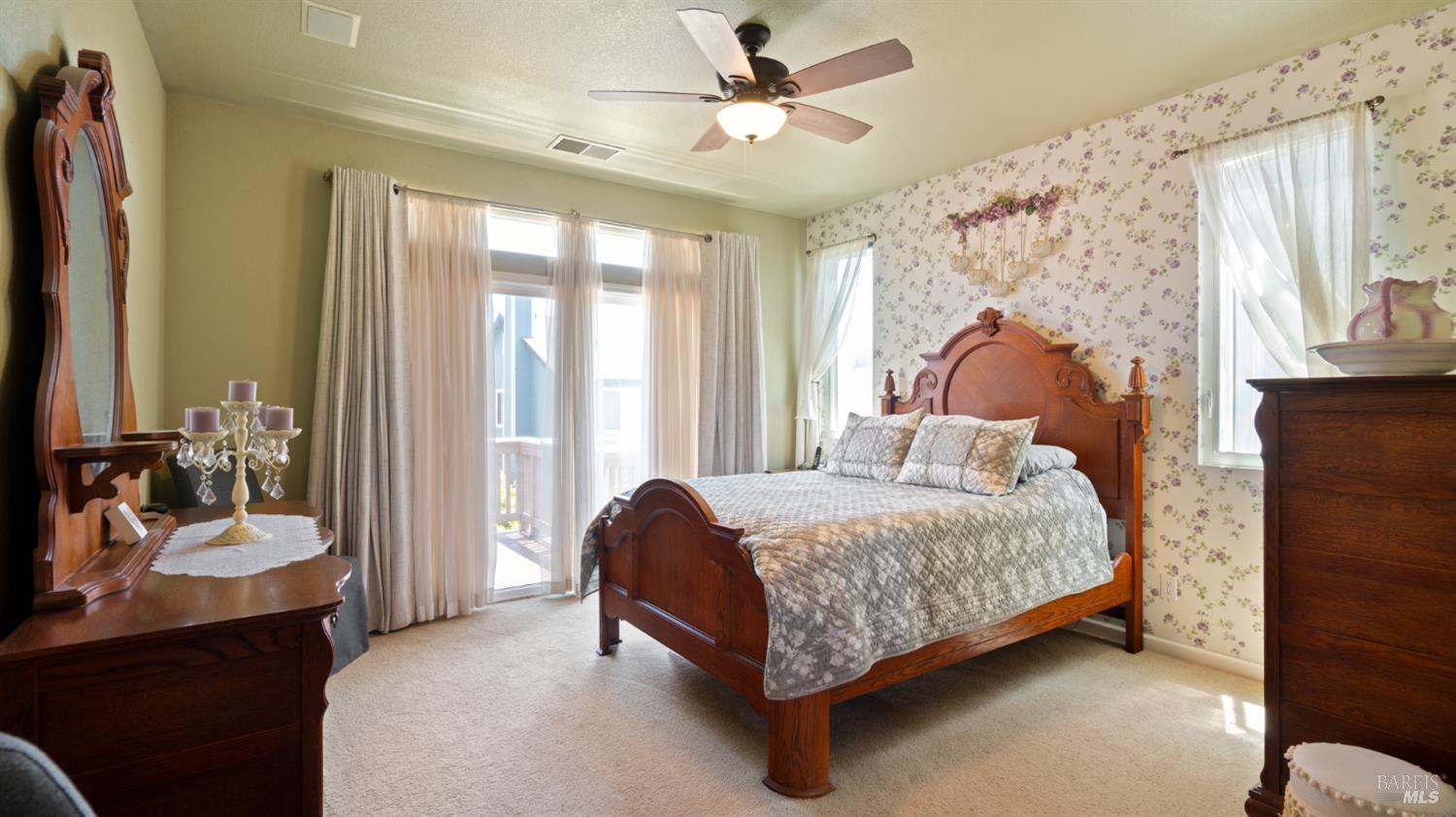 Detail Gallery Image 14 of 34 For 1205 Mateo Dr, Rohnert Park,  CA 94928 - 3 Beds | 2/1 Baths