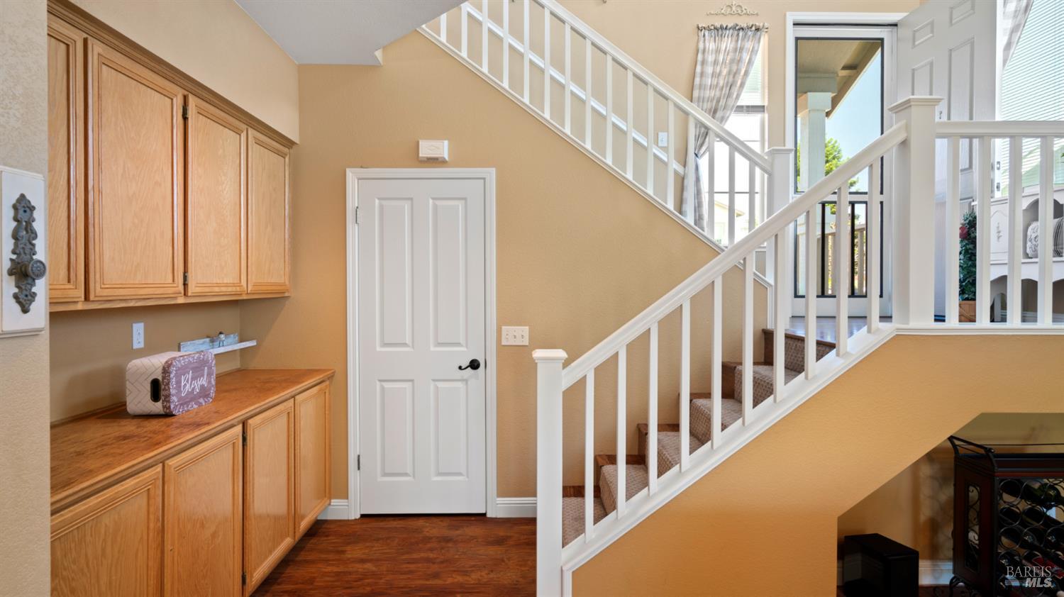 Detail Gallery Image 5 of 34 For 1205 Mateo Dr, Rohnert Park,  CA 94928 - 3 Beds | 2/1 Baths