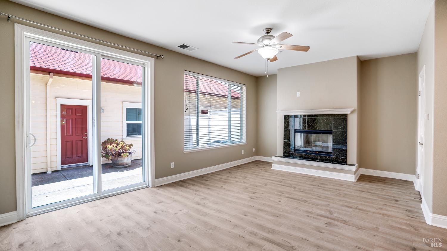 Detail Gallery Image 13 of 38 For 9149 Windsor Rd, Windsor,  CA 95492 - 3 Beds | 2/1 Baths