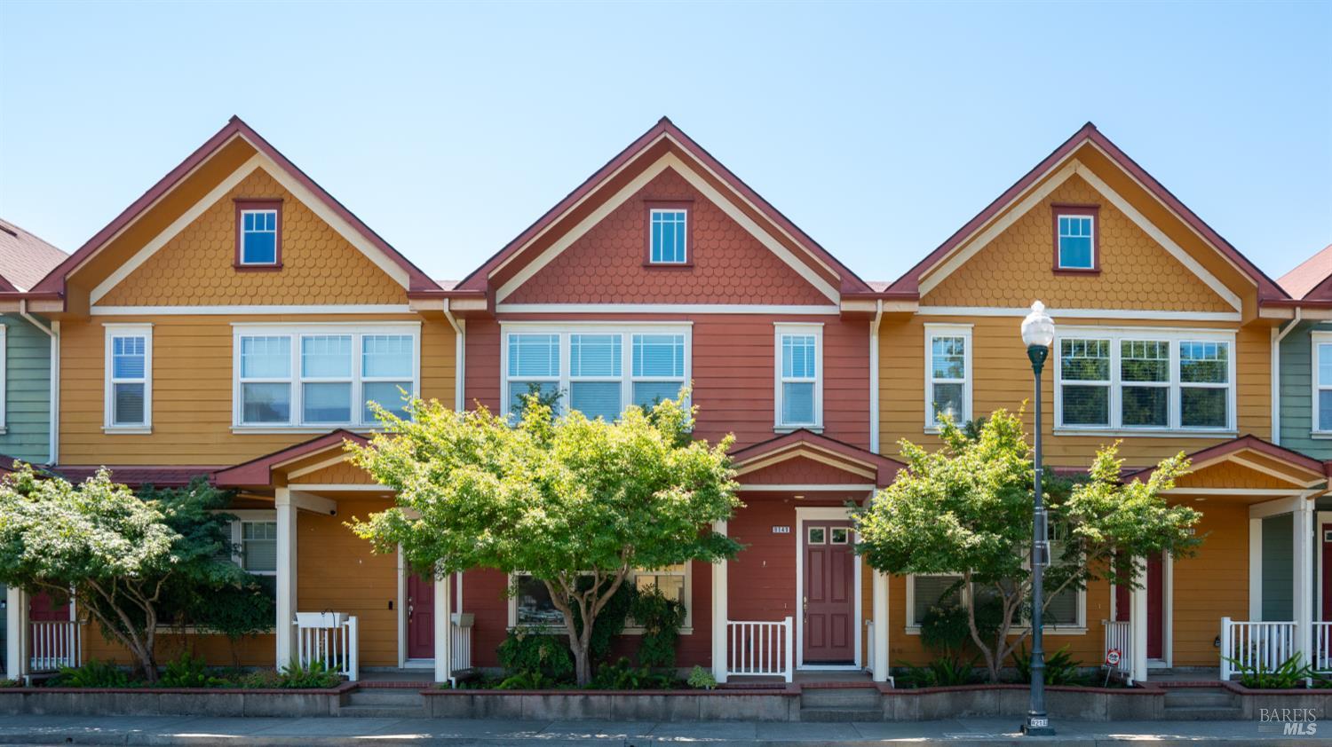 Detail Gallery Image 3 of 38 For 9149 Windsor Rd, Windsor,  CA 95492 - 3 Beds | 2/1 Baths