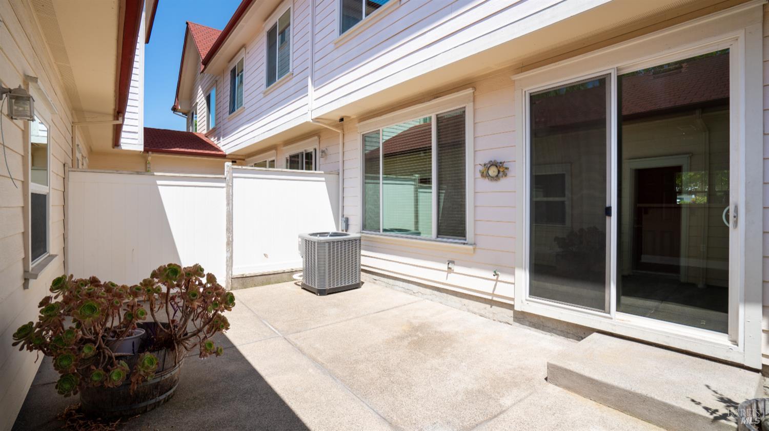 Detail Gallery Image 30 of 38 For 9149 Windsor Rd, Windsor,  CA 95492 - 3 Beds | 2/1 Baths