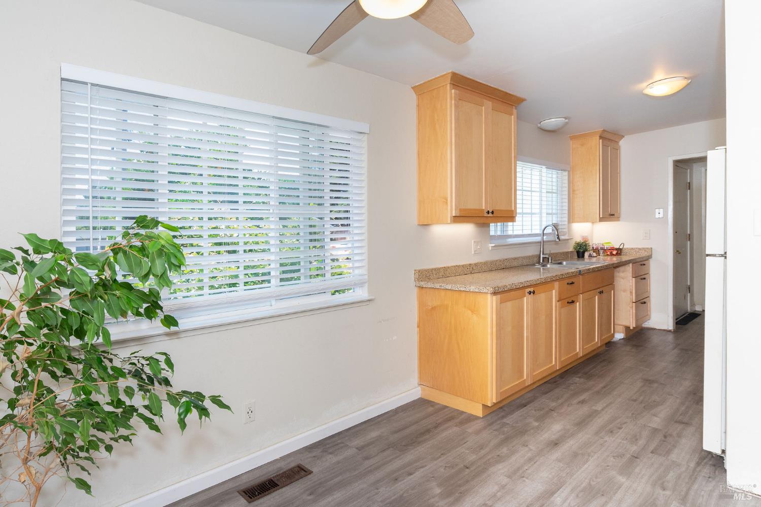 Detail Gallery Image 5 of 79 For 1736 Ensenada Ct, Santa Rosa,  CA 95401 - 3 Beds | 2 Baths