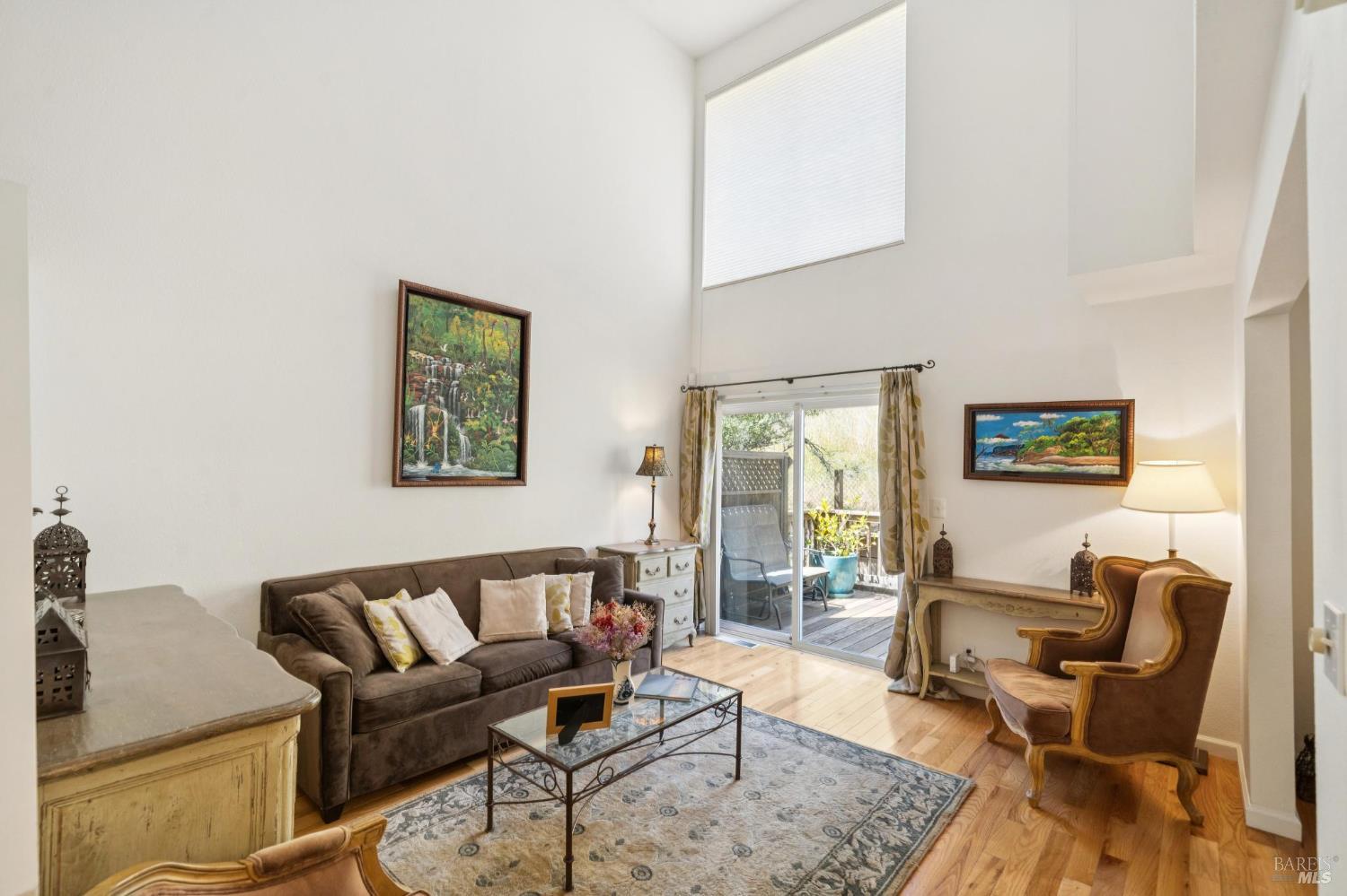 Detail Gallery Image 6 of 46 For 35 Buckelew St, Sausalito,  CA 94965 - 3 Beds | 2 Baths