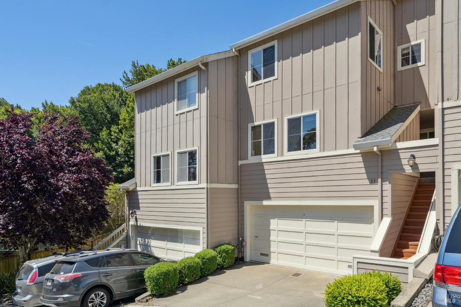 Detail Gallery Image 2 of 46 For 35 Buckelew St, Sausalito,  CA 94965 - 3 Beds | 2 Baths