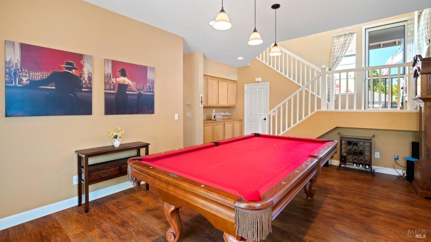 Detail Gallery Image 24 of 34 For 1205 Mateo Dr, Rohnert Park,  CA 94928 - 3 Beds | 2/1 Baths