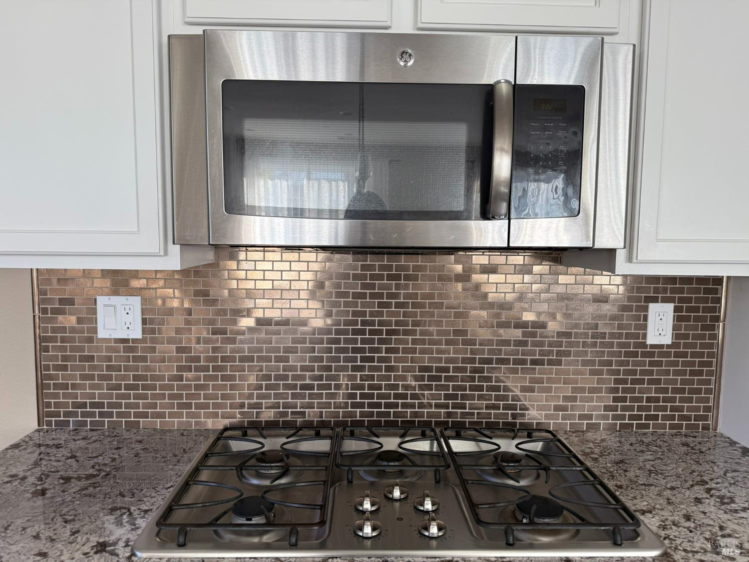 Detail Gallery Image 7 of 16 For 873 Saratoga Dr, Napa,  CA 94559 - 4 Beds | 3 Baths