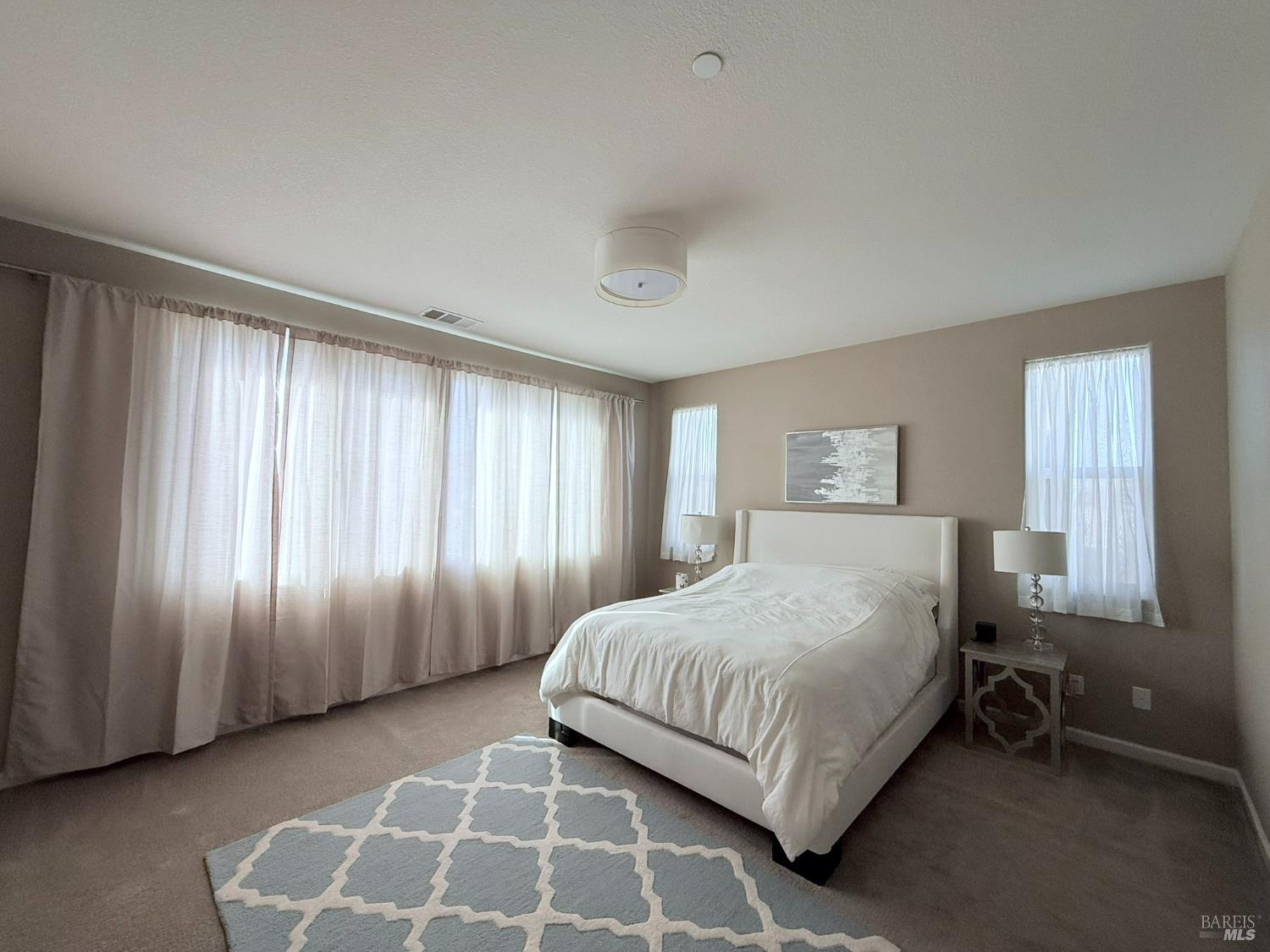 Detail Gallery Image 10 of 16 For 873 Saratoga Dr, Napa,  CA 94559 - 4 Beds | 3 Baths