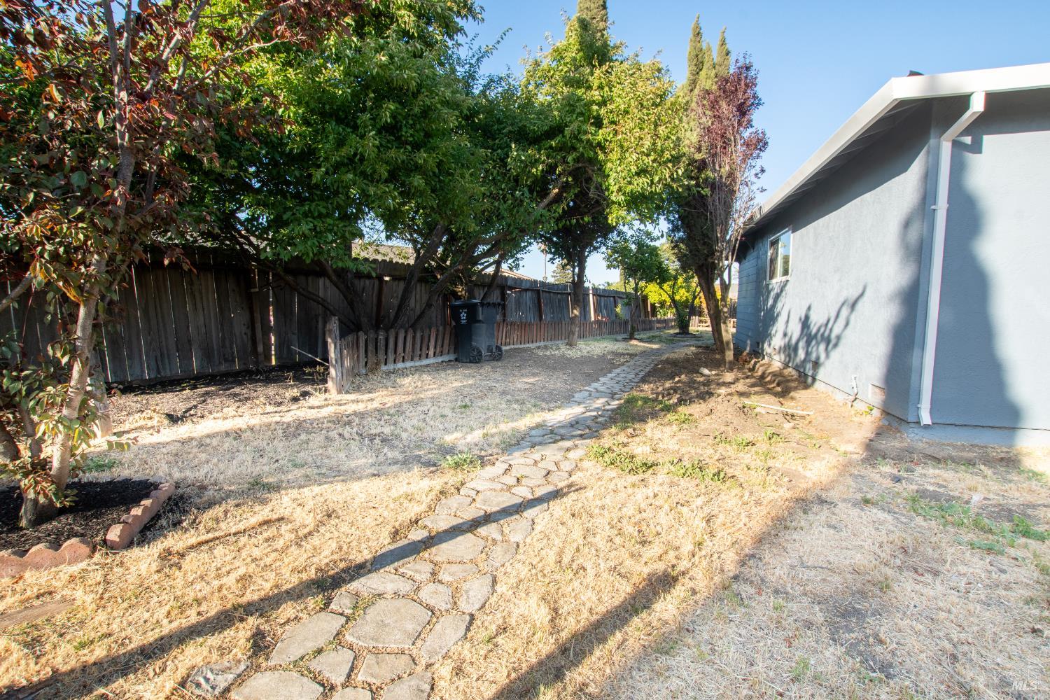 Detail Gallery Image 33 of 36 For 50 Montego Ct, Suisun City,  CA 94585 - 4 Beds | 2 Baths
