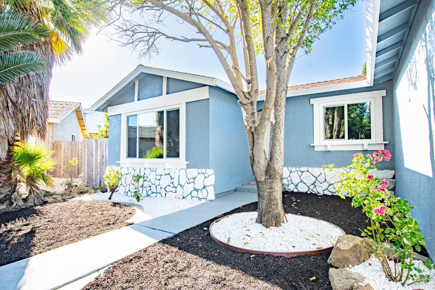 Detail Gallery Image 4 of 36 For 50 Montego Ct, Suisun City,  CA 94585 - 4 Beds | 2 Baths