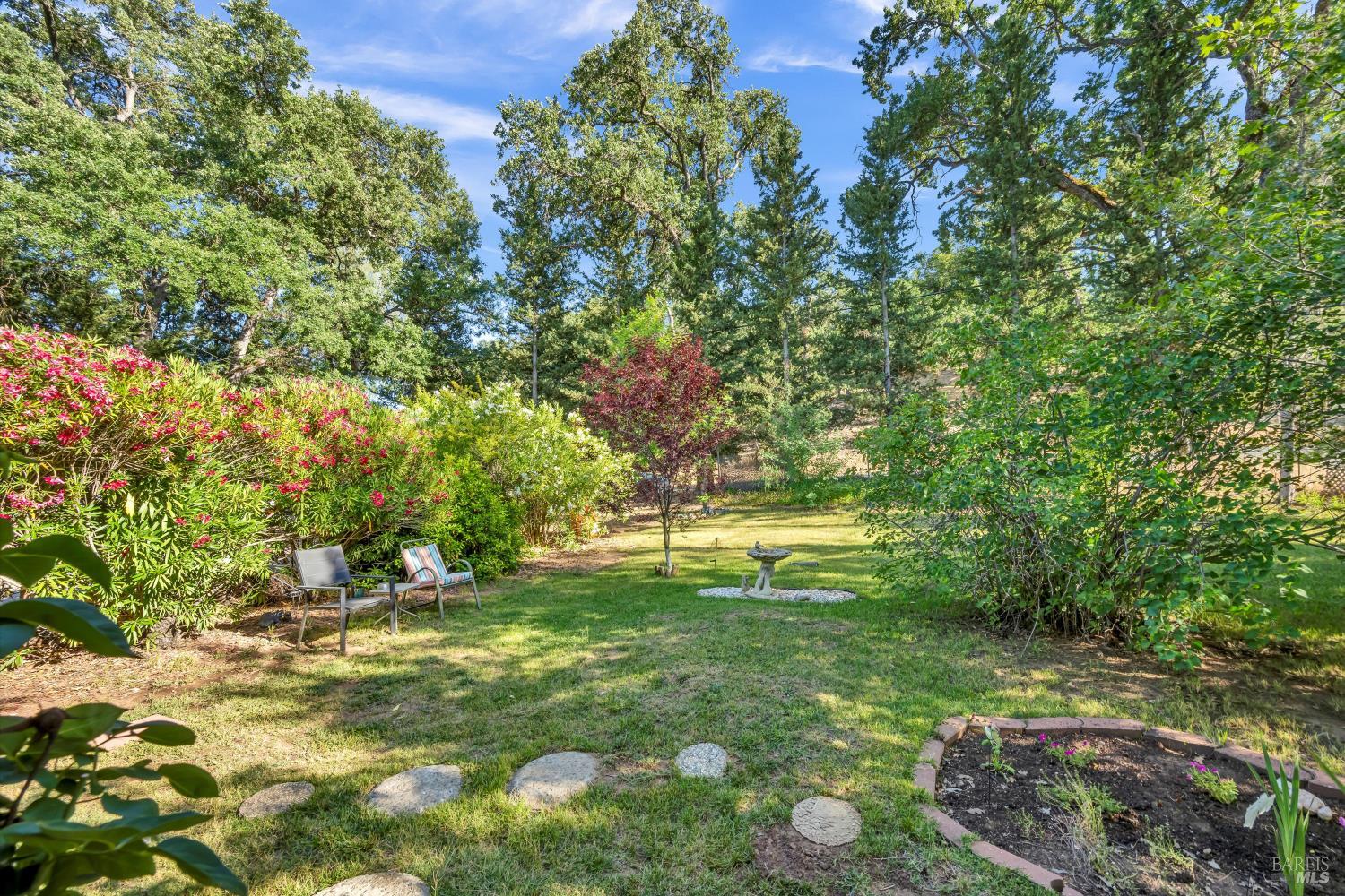 Detail Gallery Image 4 of 30 For 16820 Morgan Valley Rd, Lower Lake,  CA 95457 - 3 Beds | 2 Baths