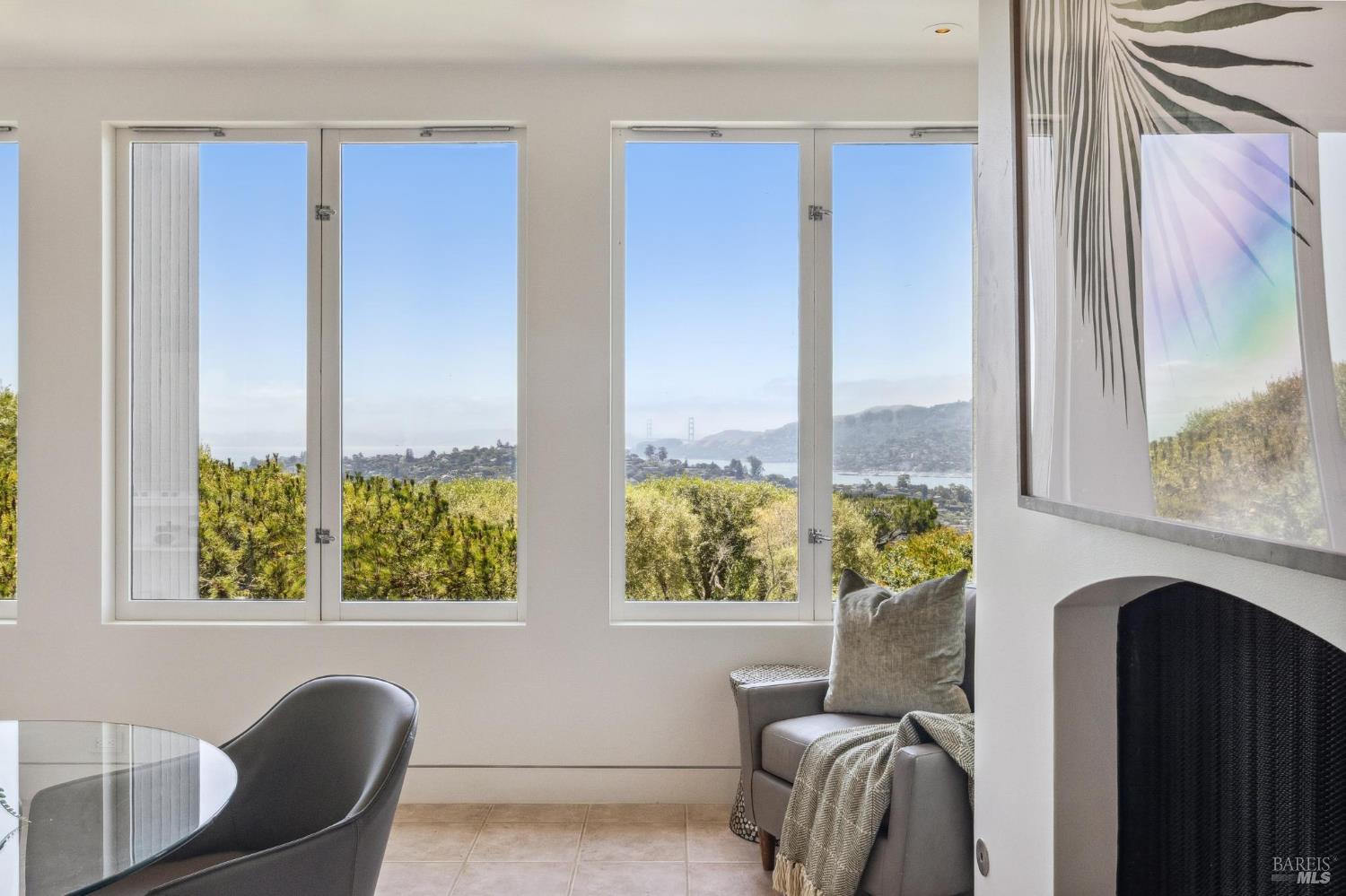 Detail Gallery Image 32 of 99 For 83 Mount Tiburon Rd, Tiburon,  CA 94920 - 6 Beds | 5/1 Baths