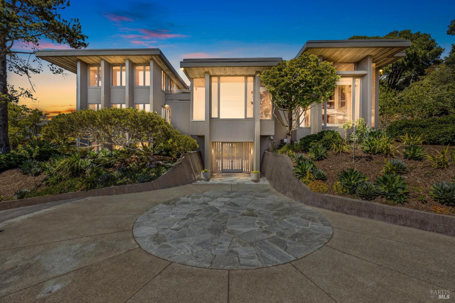 Detail Gallery Image 97 of 99 For 83 Mount Tiburon Rd, Tiburon,  CA 94920 - 6 Beds | 5/1 Baths