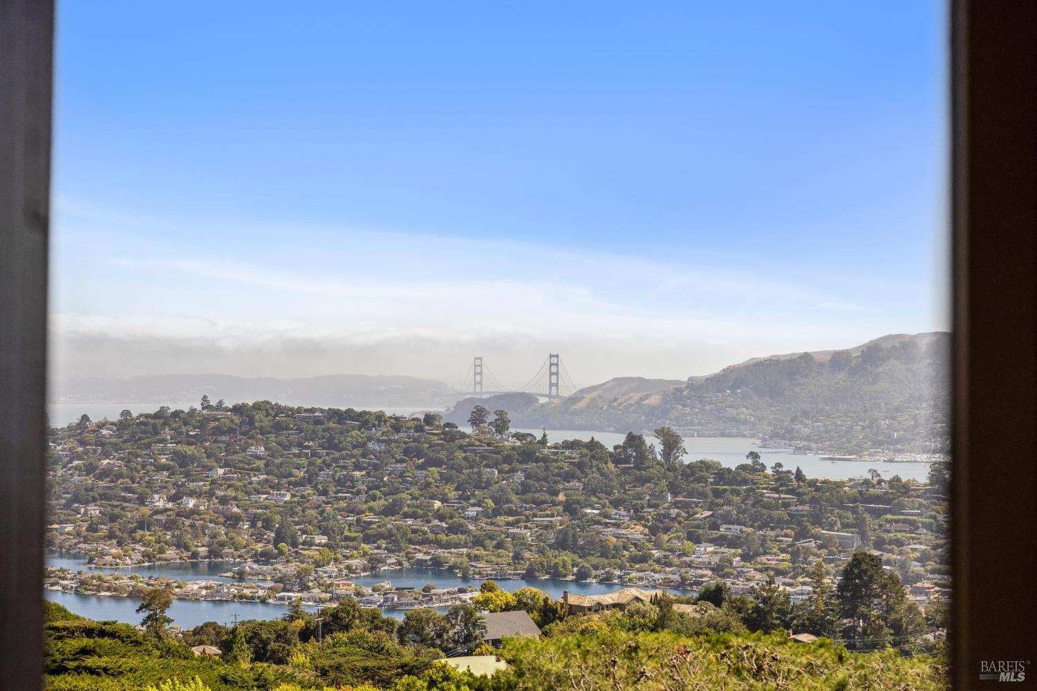 Detail Gallery Image 17 of 99 For 83 Mount Tiburon Rd, Tiburon,  CA 94920 - 6 Beds | 5/1 Baths