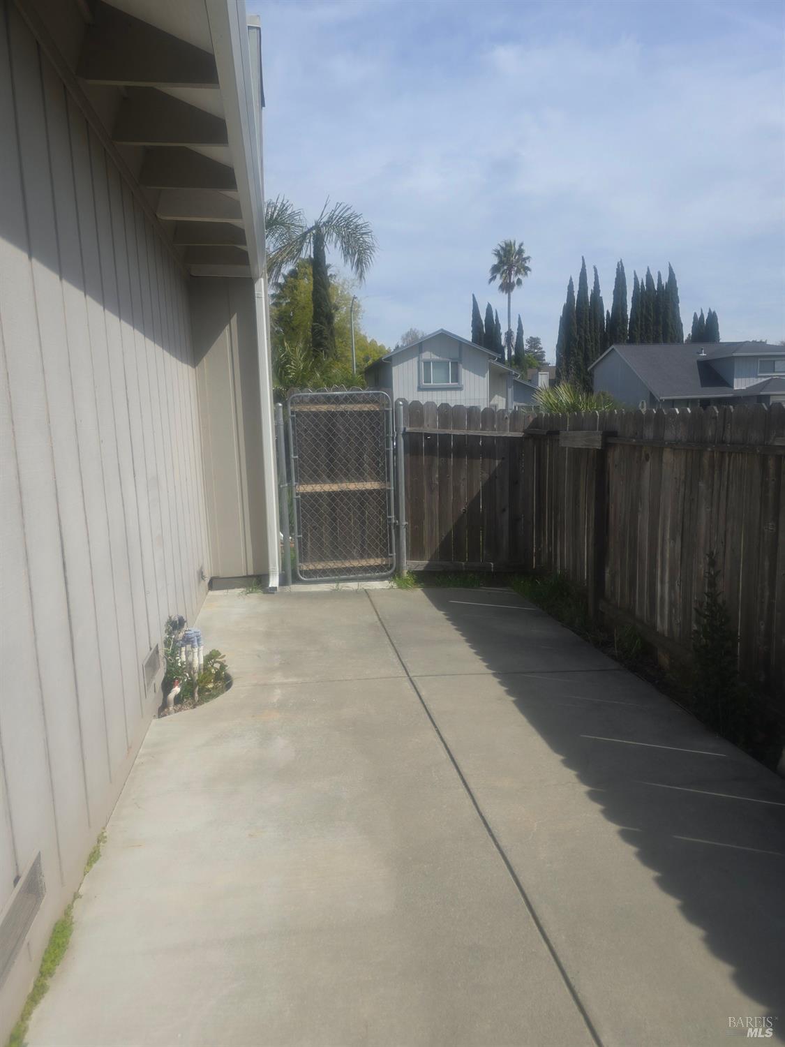 Detail Gallery Image 5 of 31 For 900 Bluejay Dr, Suisun City,  CA 94585 - 4 Beds | 2/1 Baths