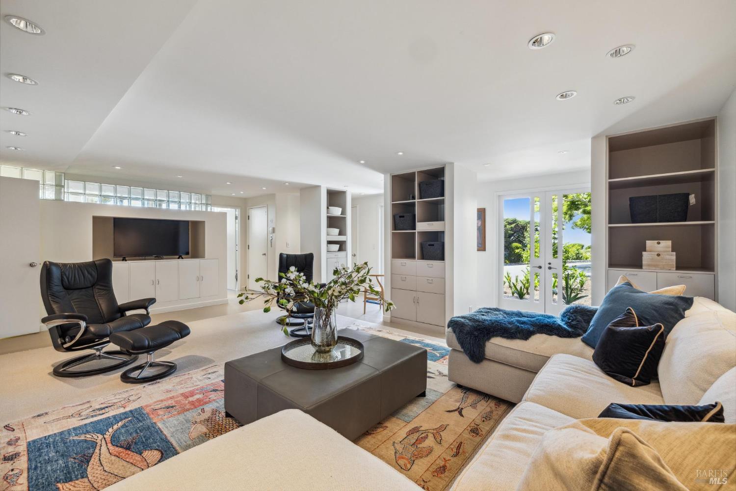 Detail Gallery Image 75 of 99 For 83 Mount Tiburon Rd, Tiburon,  CA 94920 - 6 Beds | 5/1 Baths