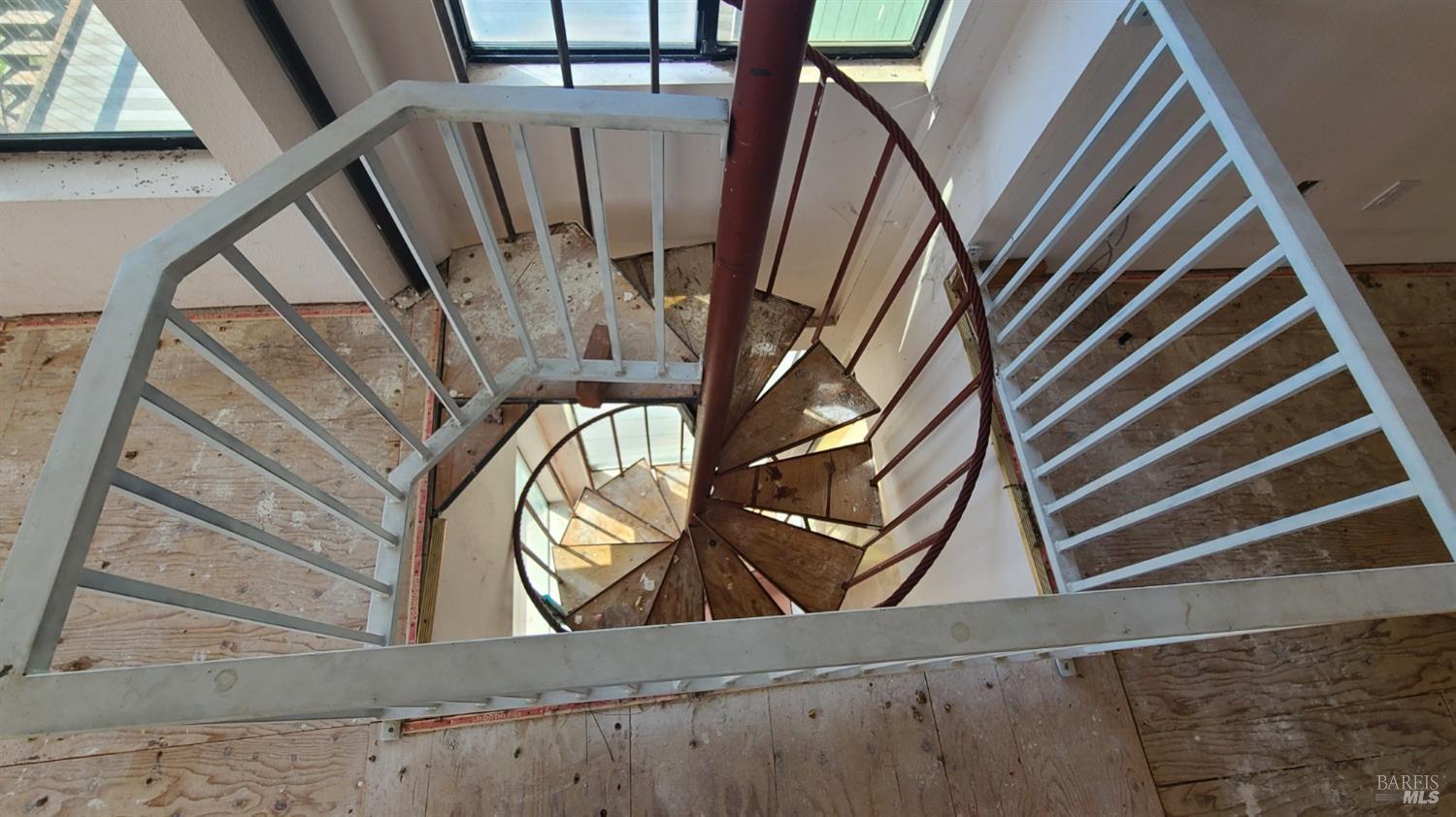 Detail Gallery Image 28 of 45 For 9176 Upper Lake Lucerne Rd, Upper Lake,  CA 95485 - 8 Beds | 6 Baths