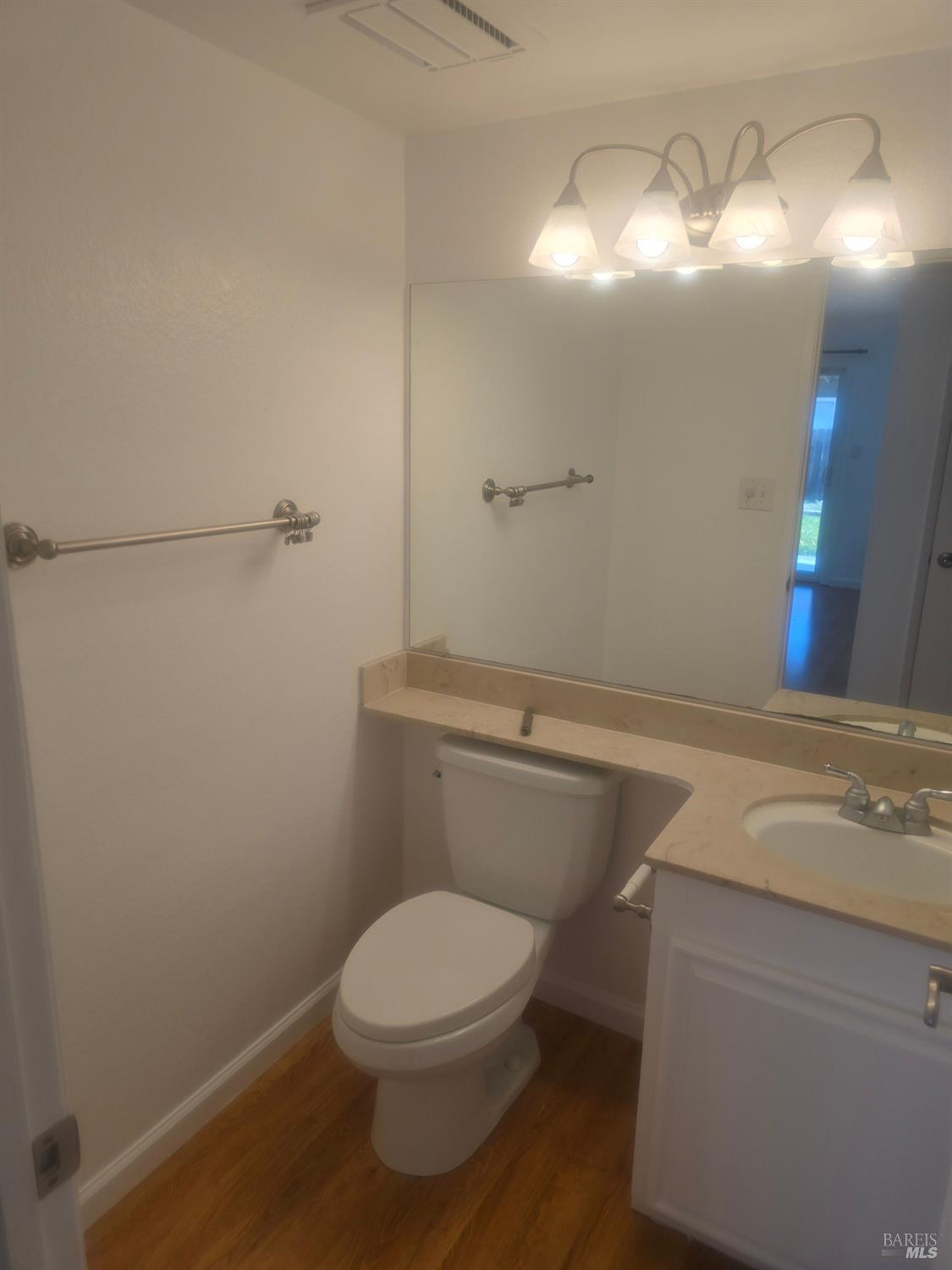 Detail Gallery Image 25 of 31 For 900 Bluejay Dr, Suisun City,  CA 94585 - 4 Beds | 2/1 Baths