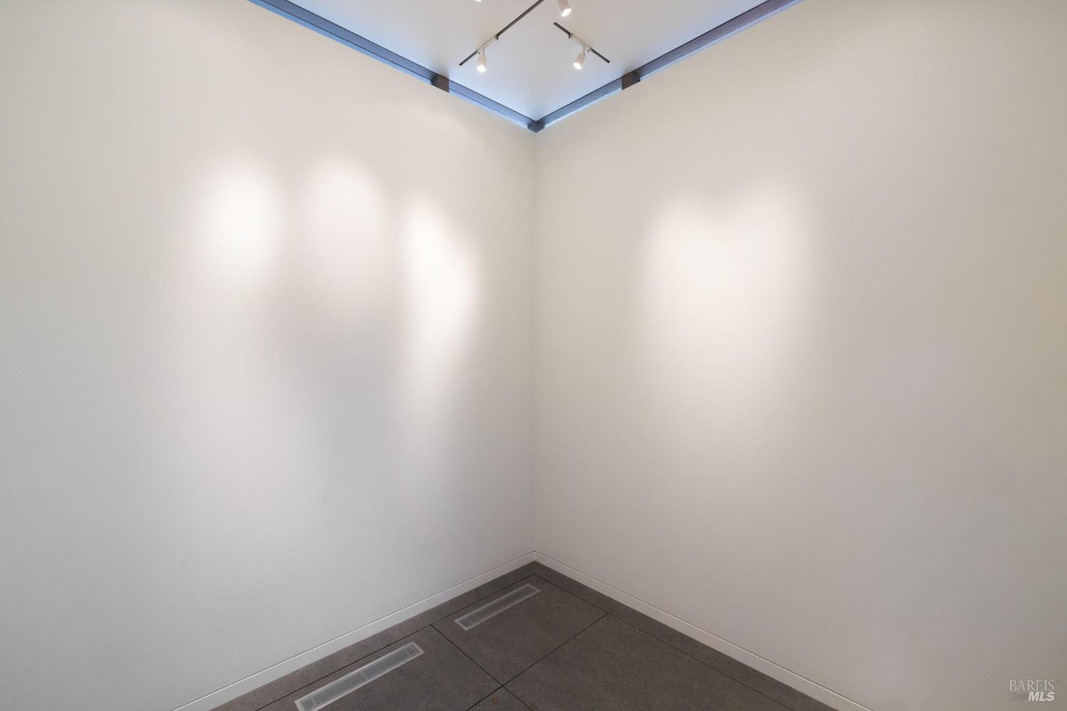 Detail Gallery Image 91 of 99 For 83 Mount Tiburon Rd, Tiburon,  CA 94920 - 6 Beds | 5/1 Baths