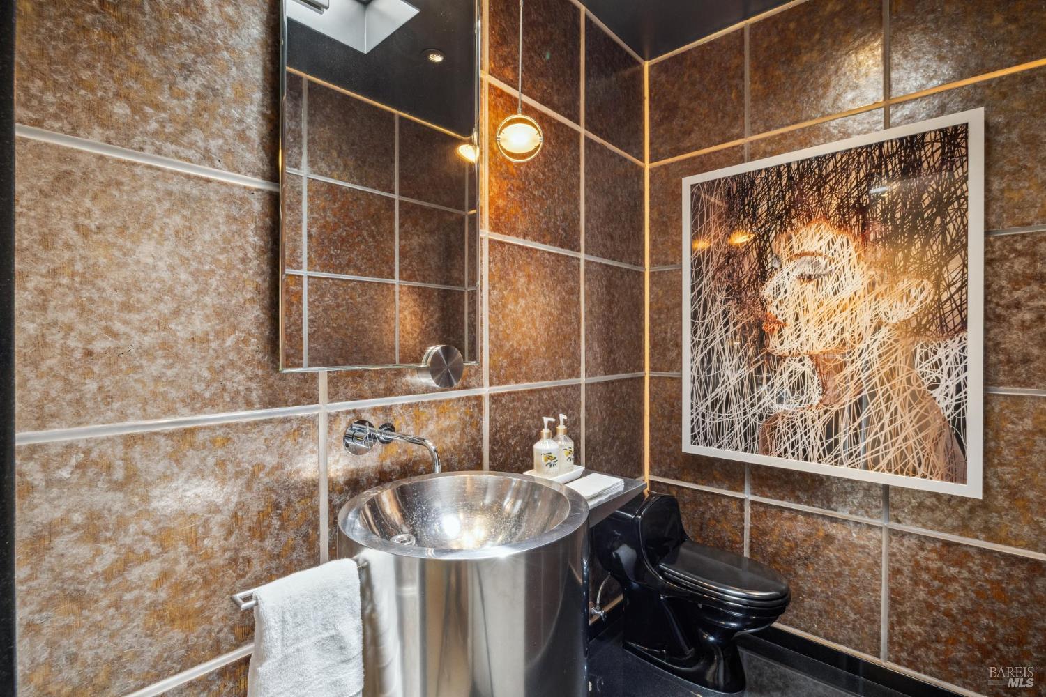 Detail Gallery Image 58 of 99 For 83 Mount Tiburon Rd, Tiburon,  CA 94920 - 6 Beds | 5/1 Baths