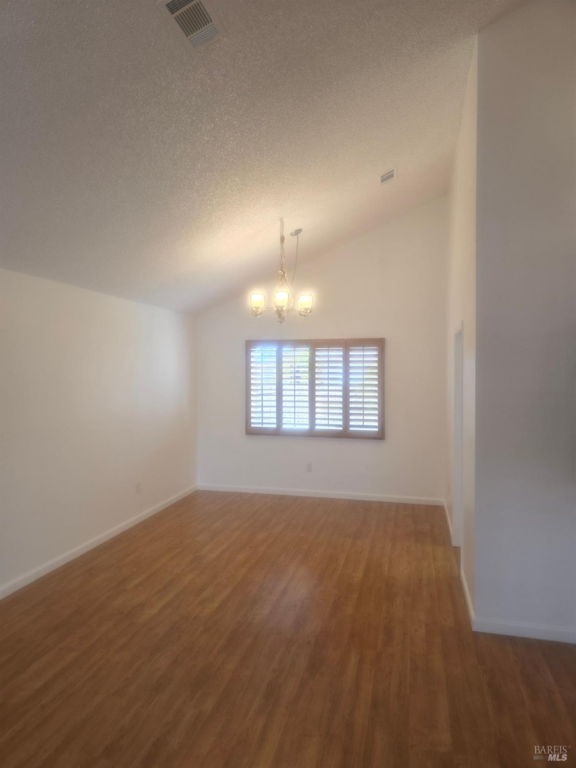 Detail Gallery Image 29 of 31 For 900 Bluejay Dr, Suisun City,  CA 94585 - 4 Beds | 2/1 Baths