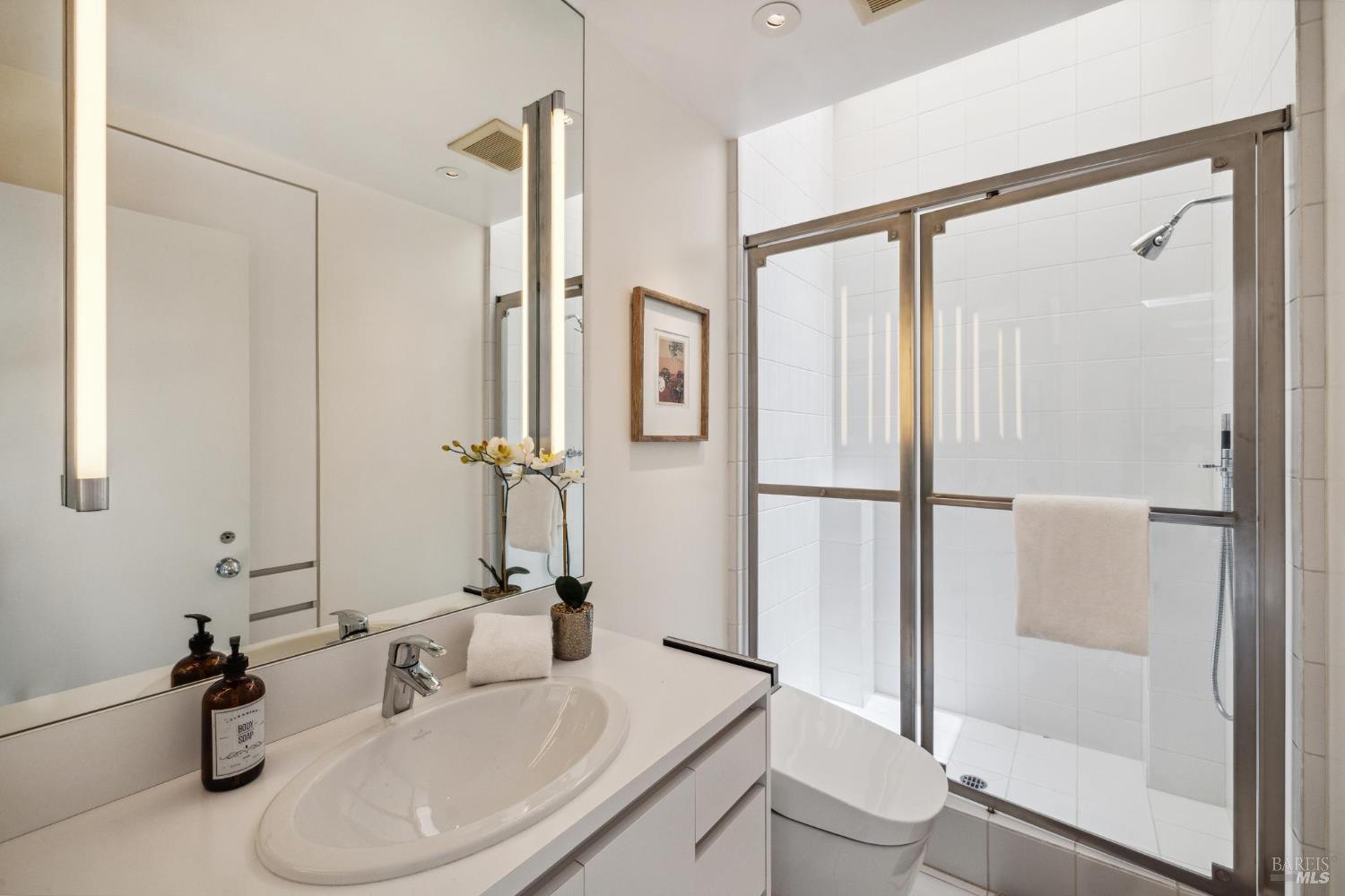 Detail Gallery Image 55 of 99 For 83 Mount Tiburon Rd, Tiburon,  CA 94920 - 6 Beds | 5/1 Baths