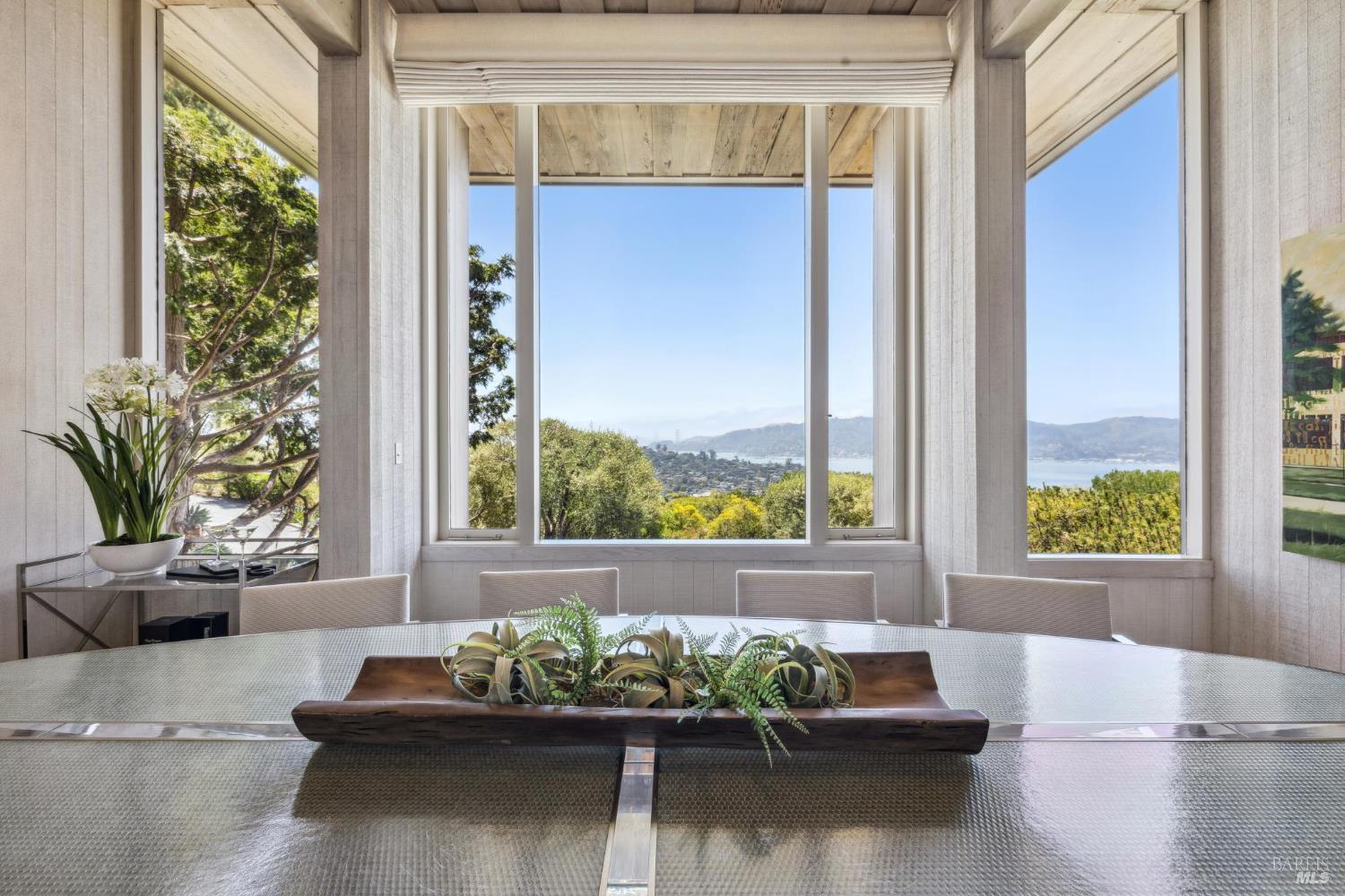 Detail Gallery Image 23 of 99 For 83 Mount Tiburon Rd, Tiburon,  CA 94920 - 6 Beds | 5/1 Baths