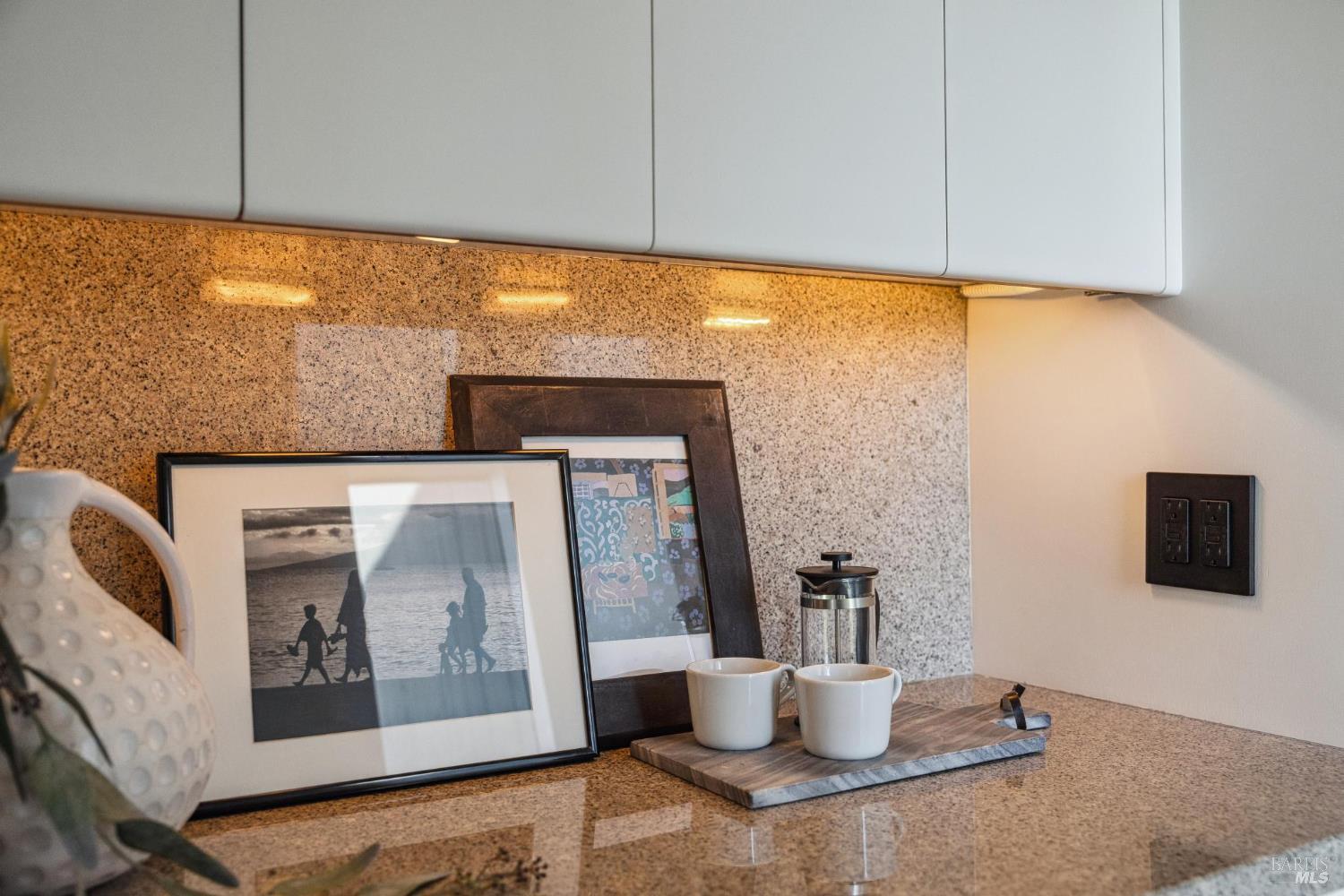 Detail Gallery Image 25 of 99 For 83 Mount Tiburon Rd, Tiburon,  CA 94920 - 6 Beds | 5/1 Baths