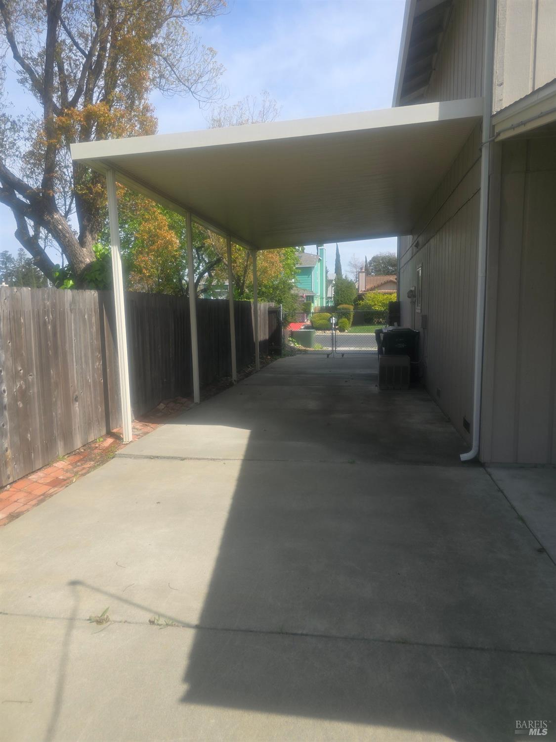 Detail Gallery Image 8 of 31 For 900 Bluejay Dr, Suisun City,  CA 94585 - 4 Beds | 2/1 Baths