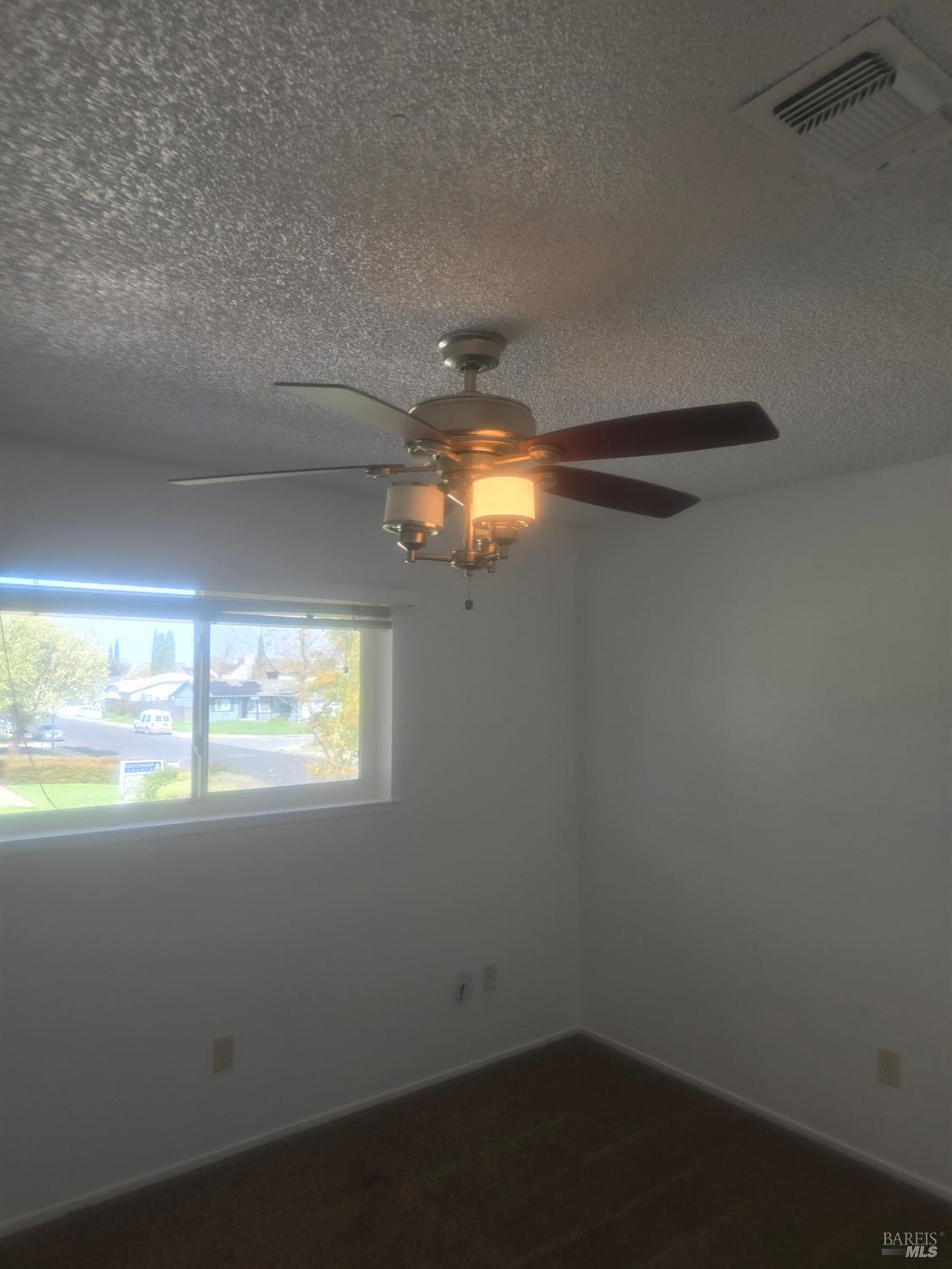 Detail Gallery Image 15 of 31 For 900 Bluejay Dr, Suisun City,  CA 94585 - 4 Beds | 2/1 Baths