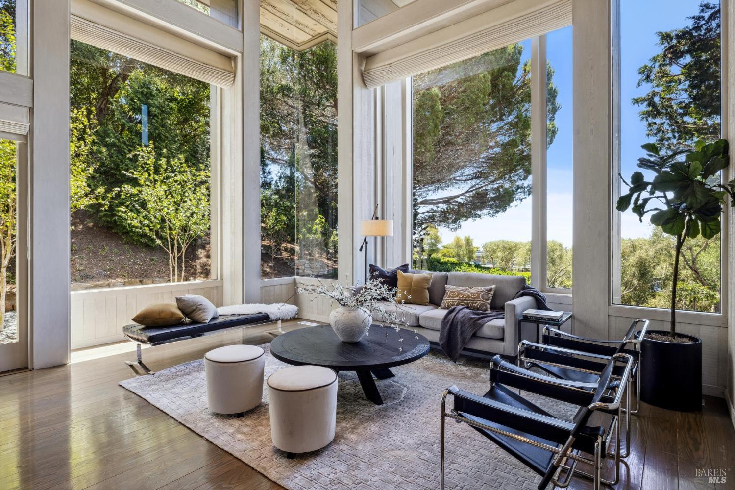 Detail Gallery Image 7 of 99 For 83 Mount Tiburon Rd, Tiburon,  CA 94920 - 6 Beds | 5/1 Baths